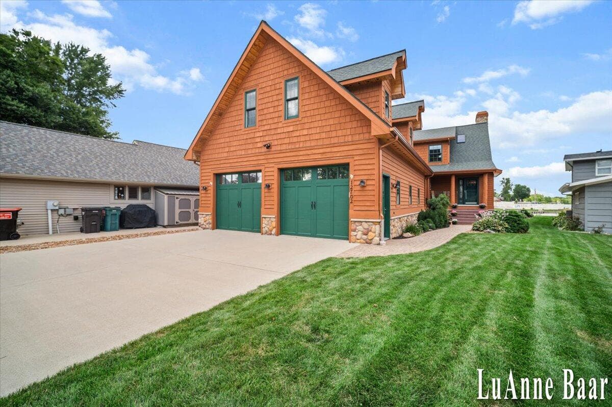 12702 Park Wayland MI 49348