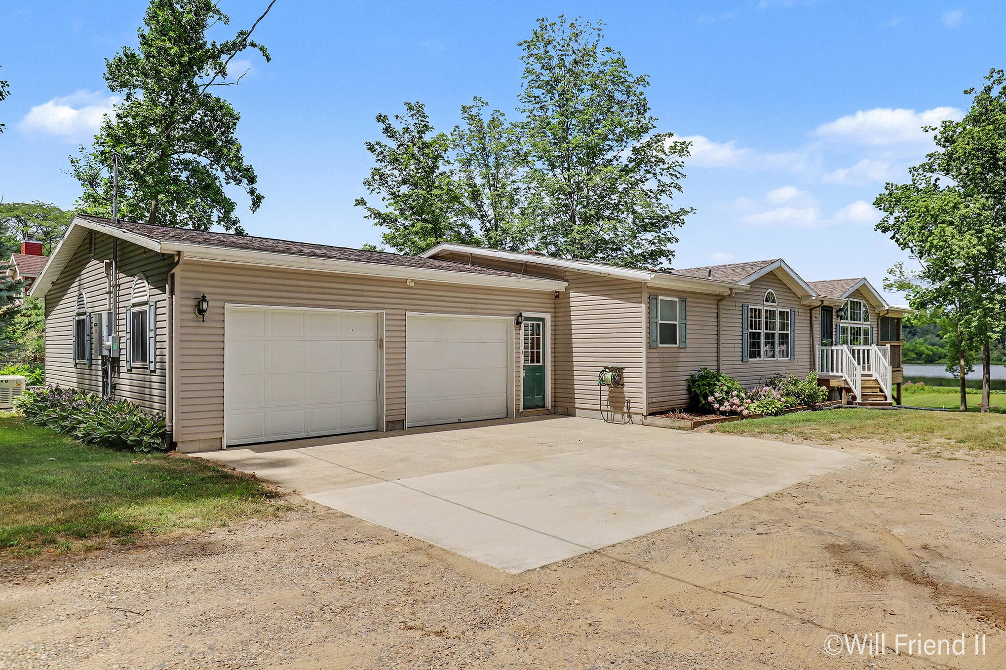 Primary property photo