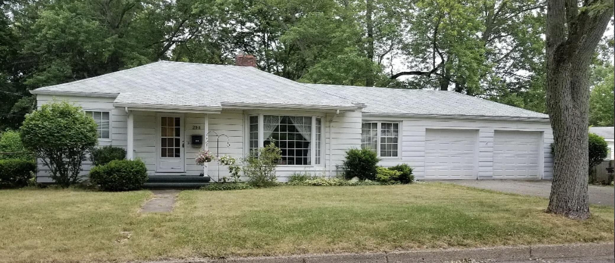 Primary property photo