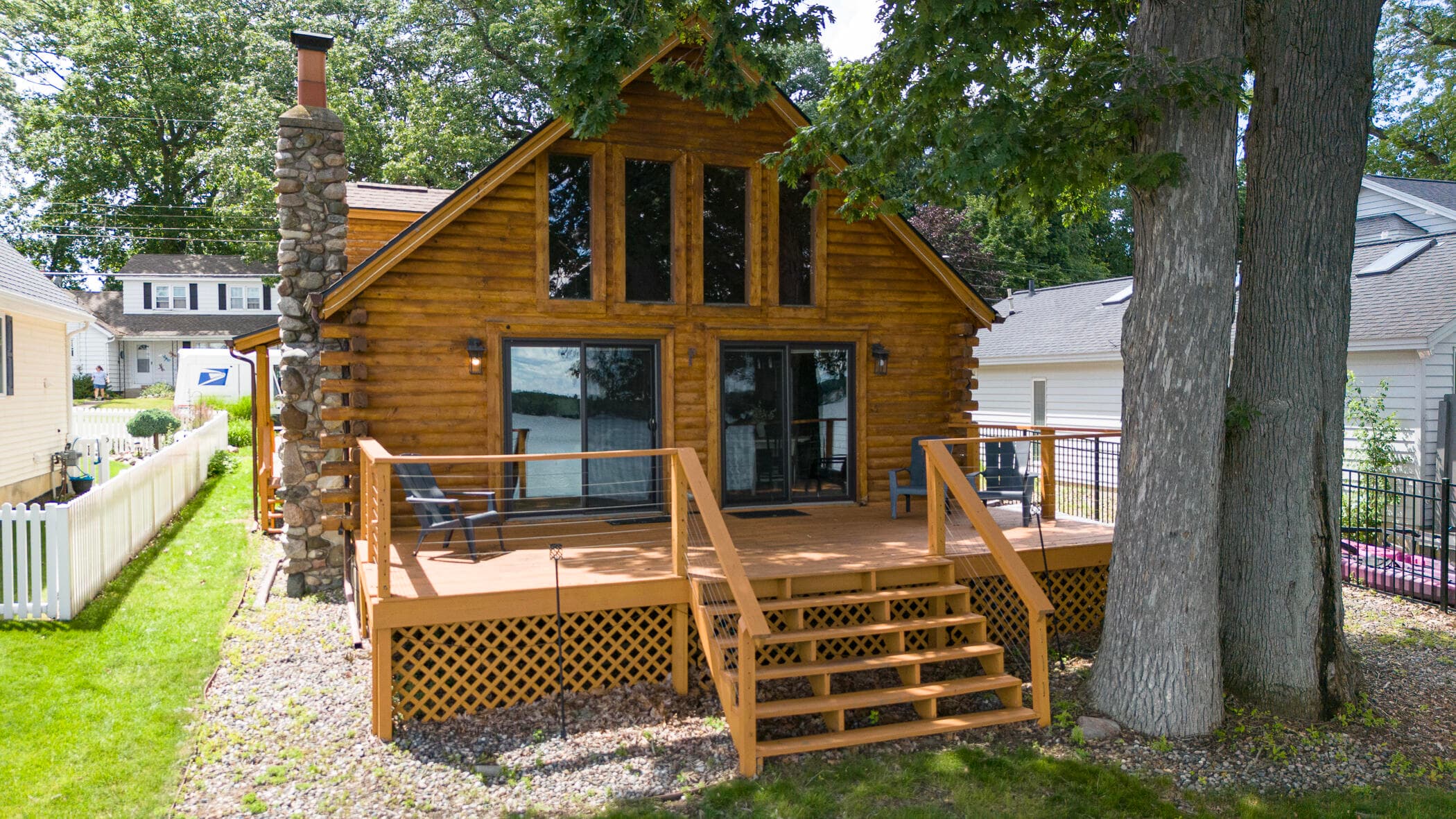 9715 Woodlawn Portage MI 49002