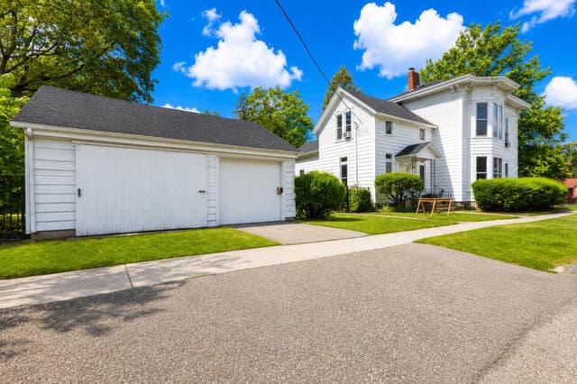 214 Gremps Paw Paw MI 49079