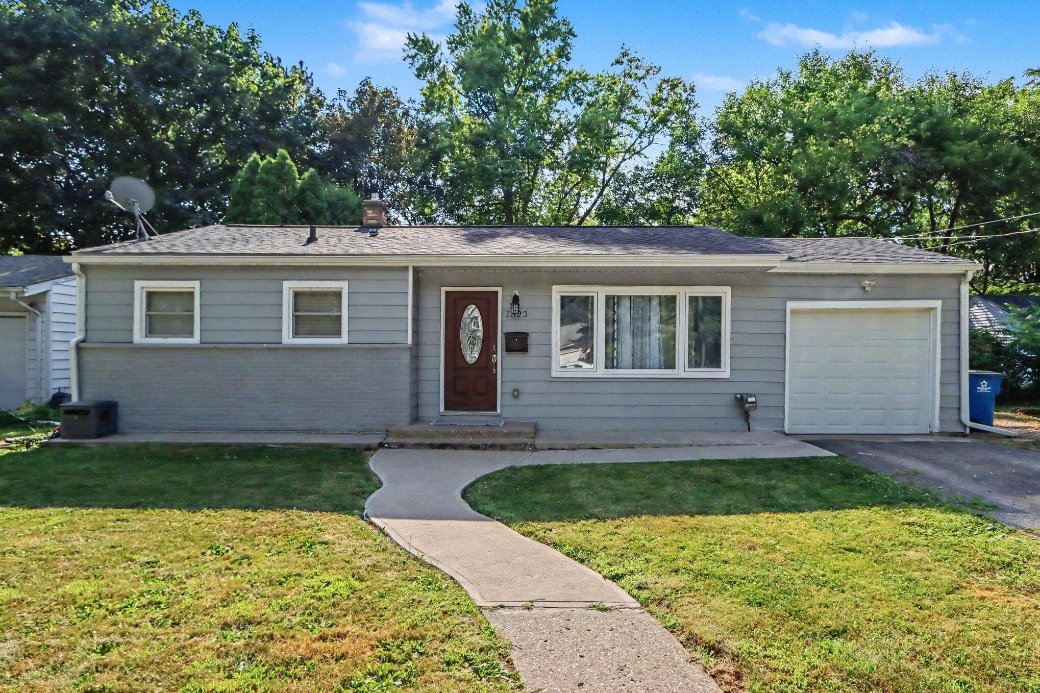 1323 Coolidge Kalamazoo MI 49006