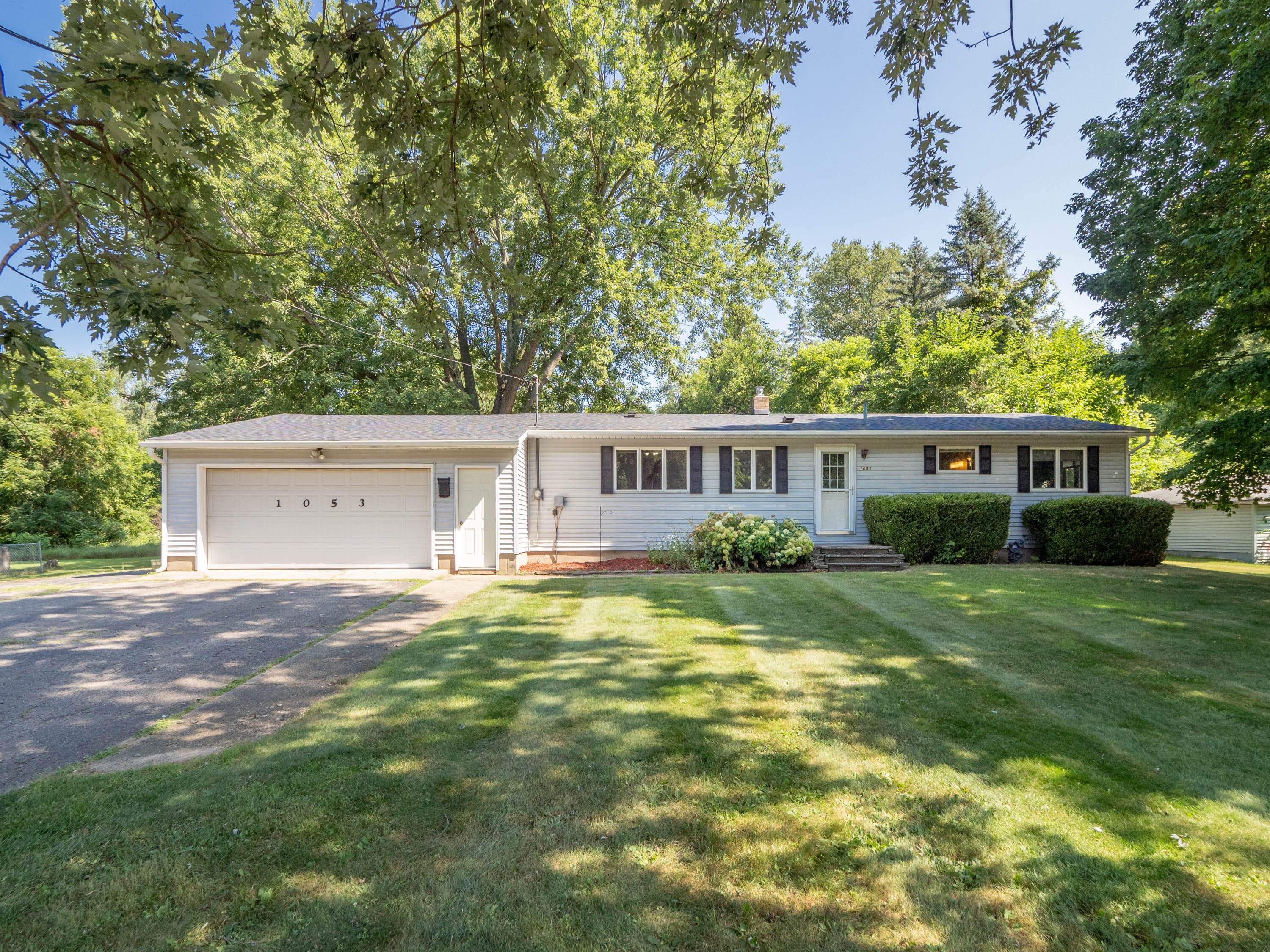 Primary property photo