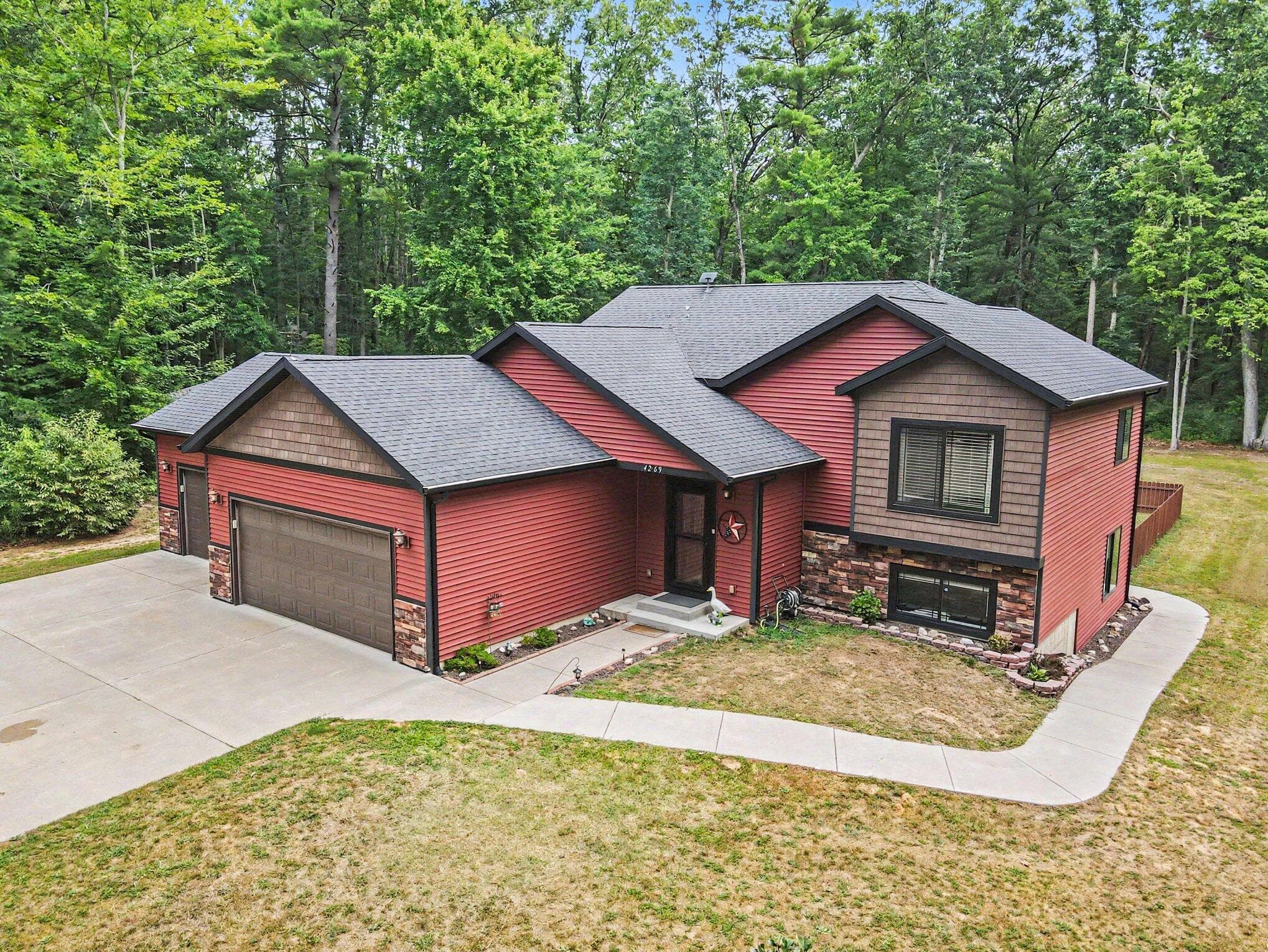 Primary property photo