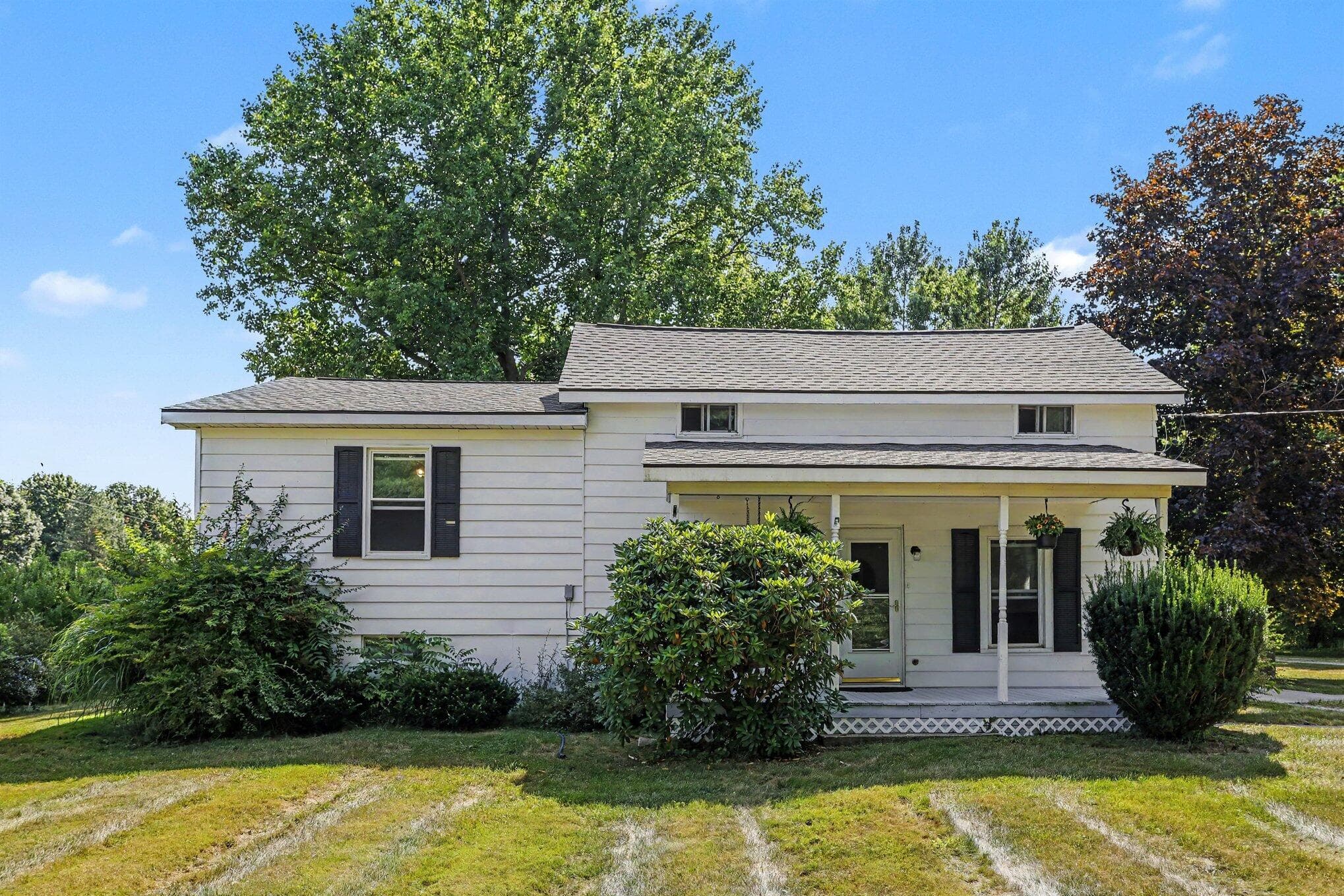 17 4th Plainwell MI 49080