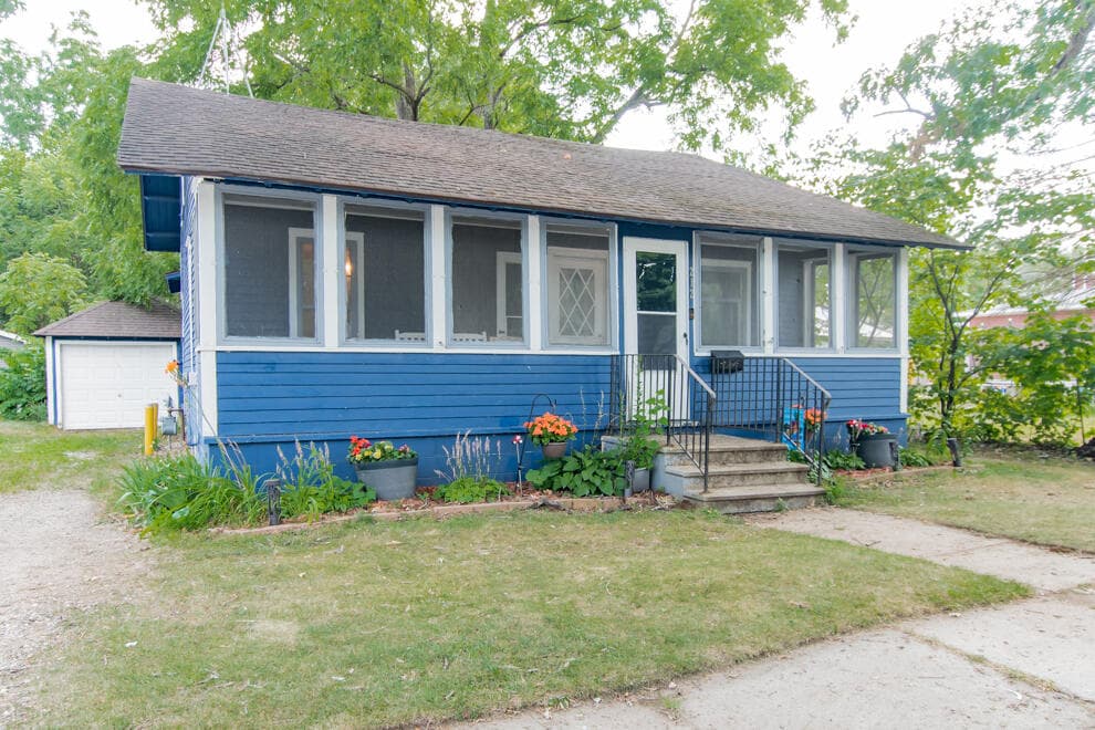 Primary property photo