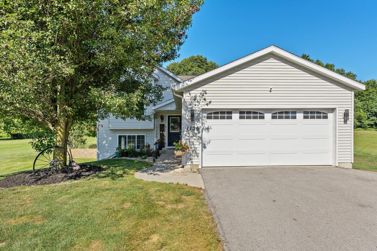 1126 Vista Allegan MI 49010