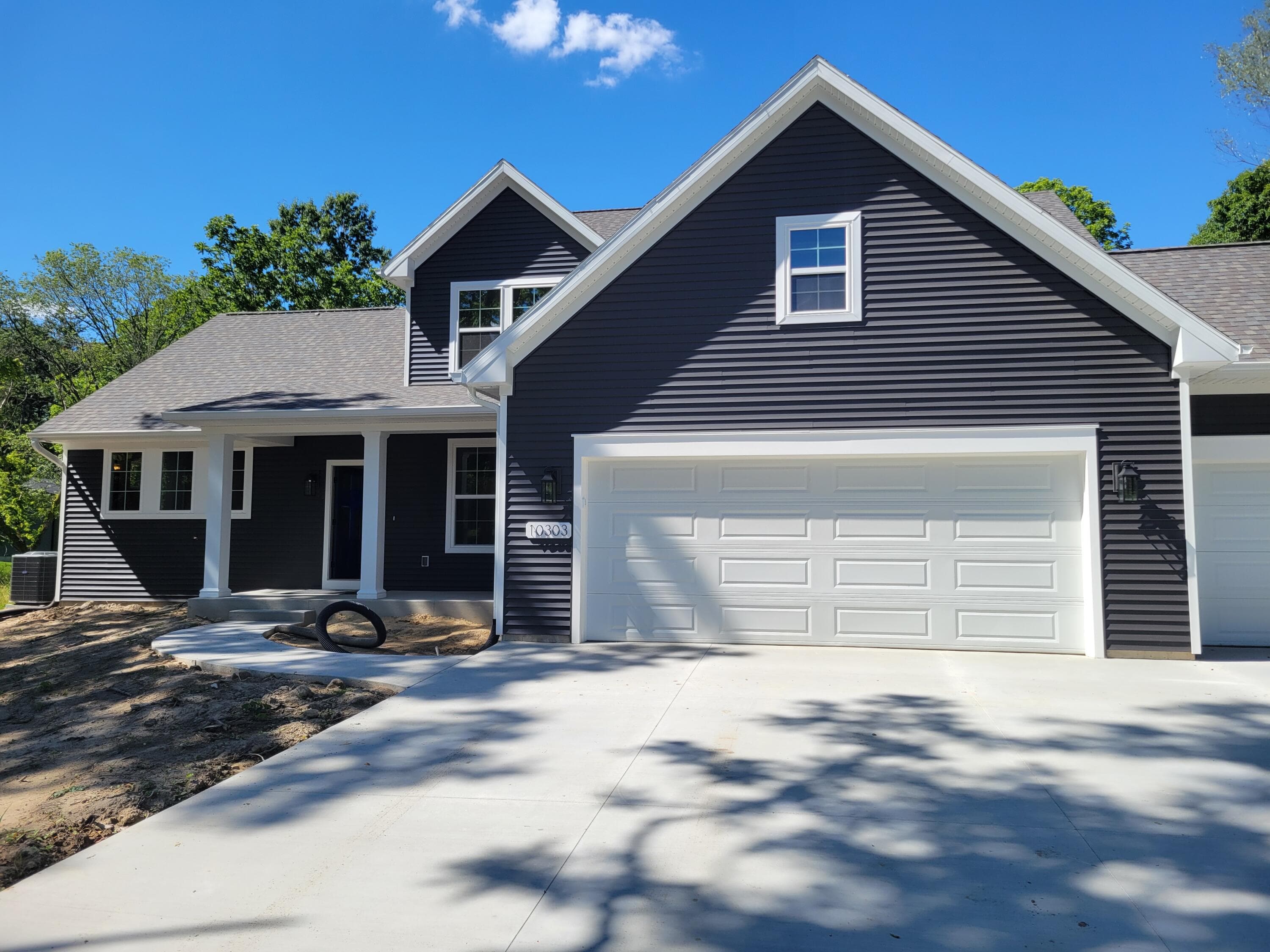 Primary property photo