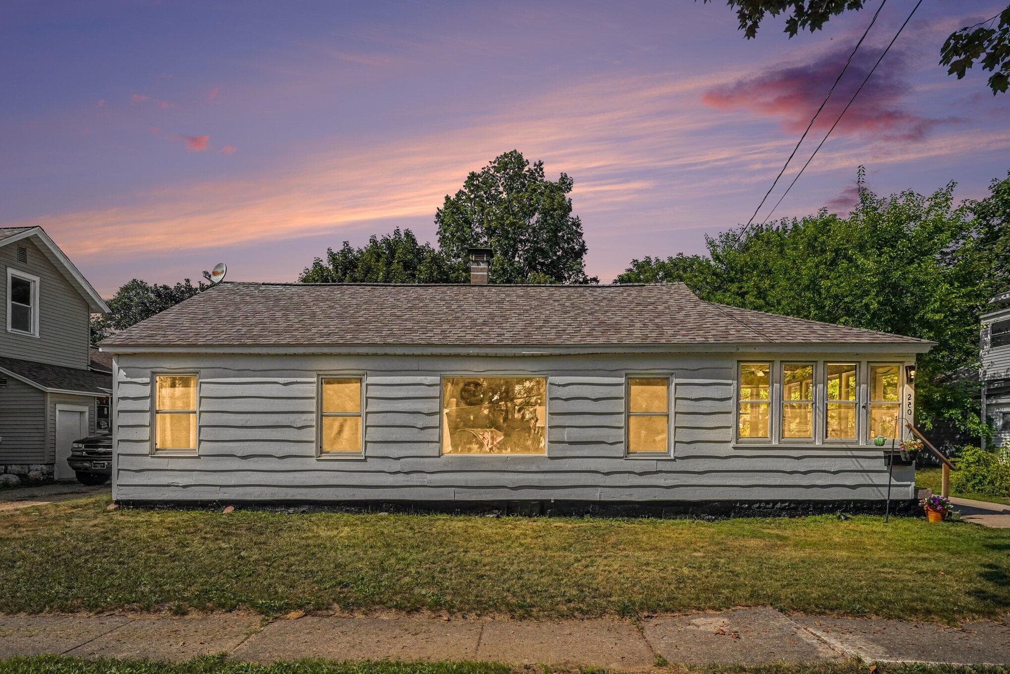 Primary property photo