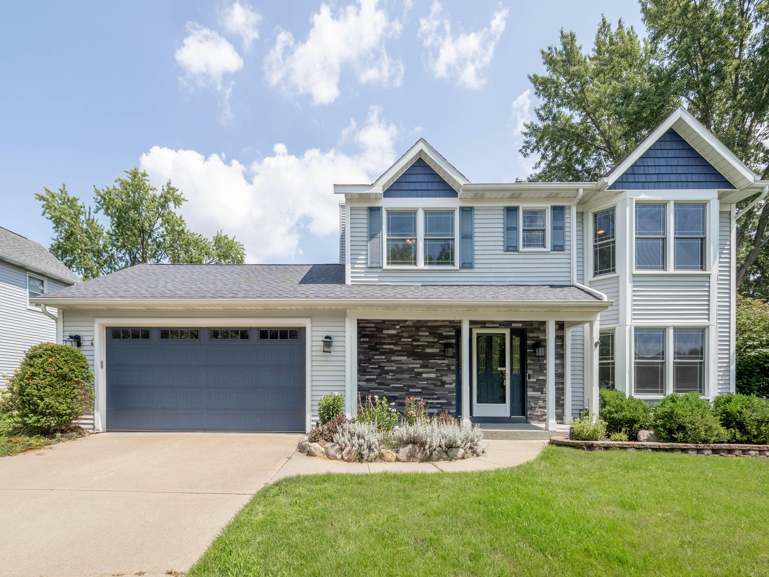 Primary property photo