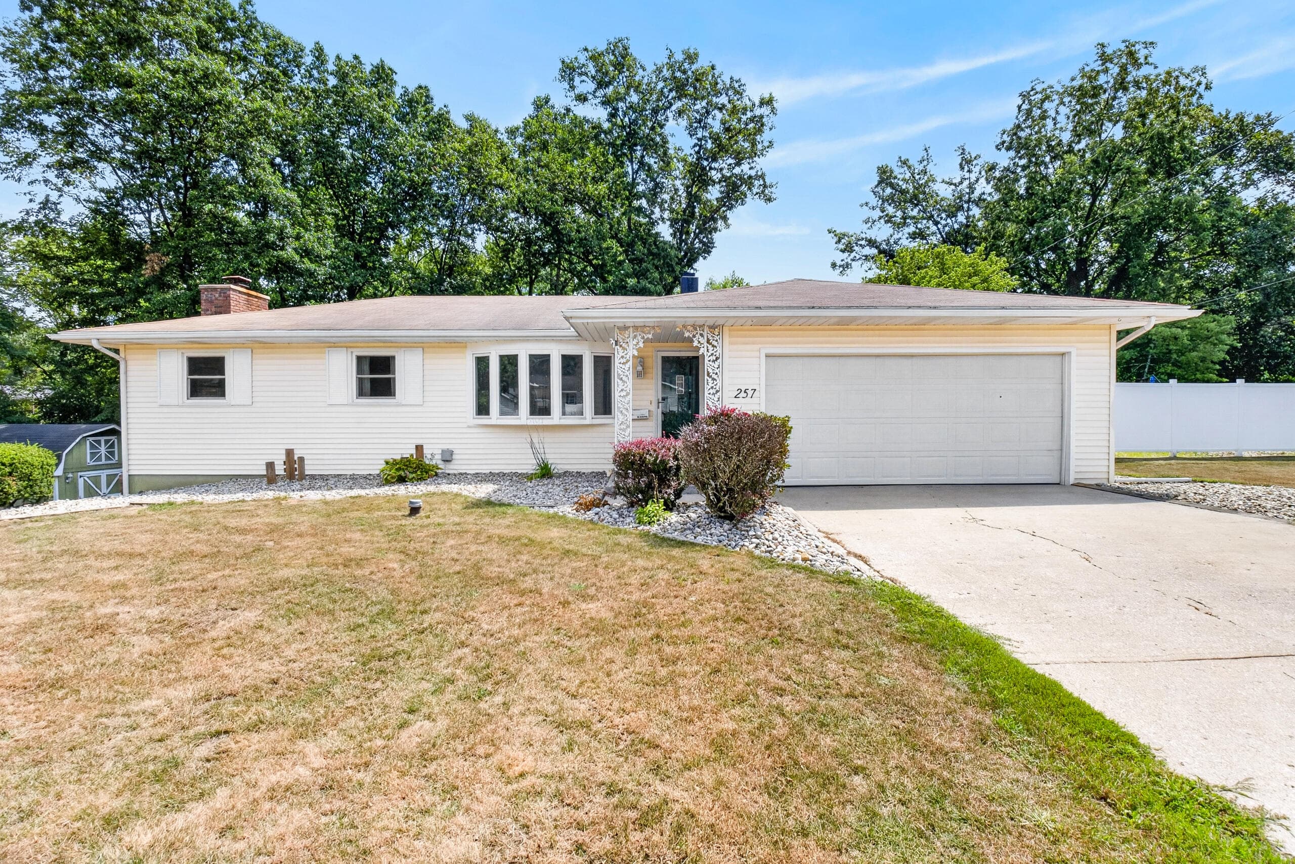 Primary property photo