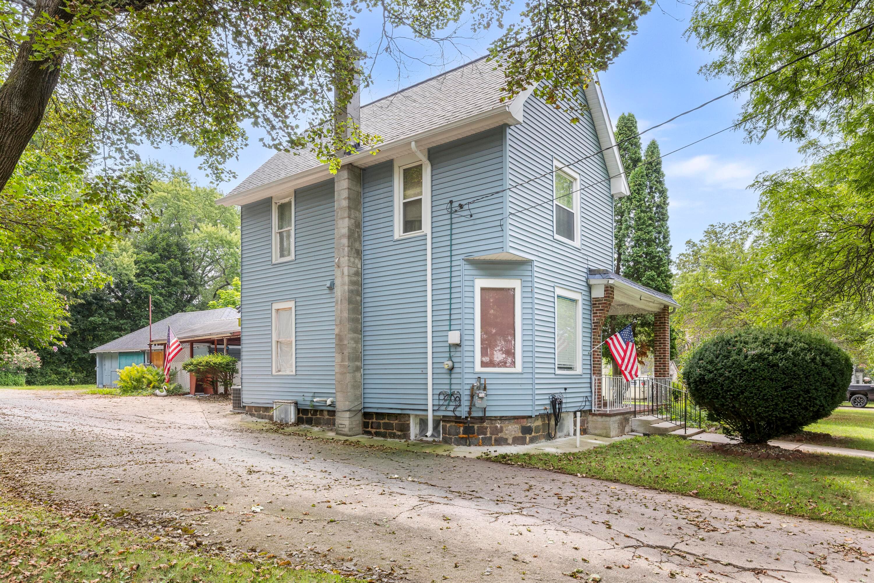 Primary property photo