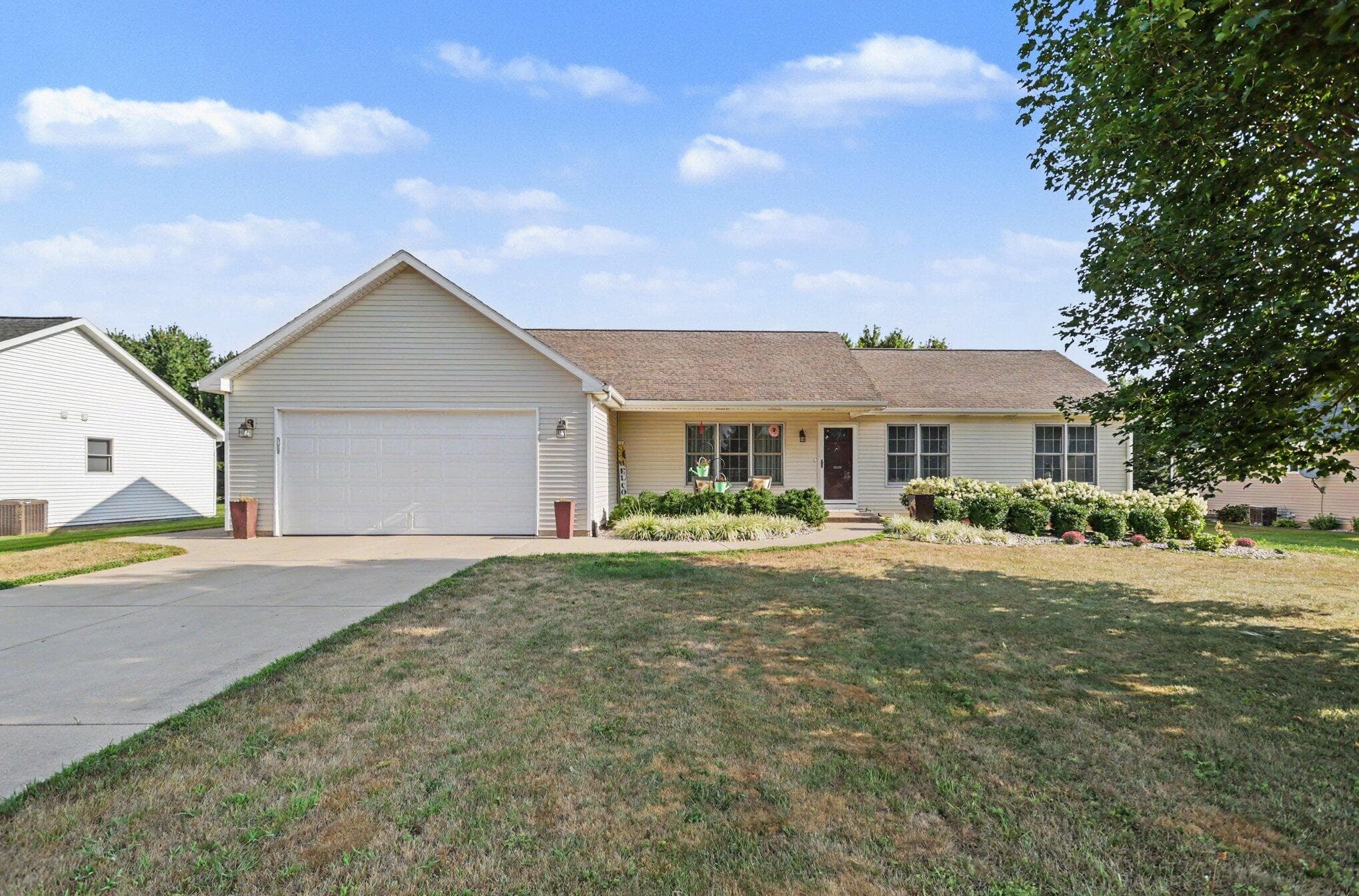 Primary property photo