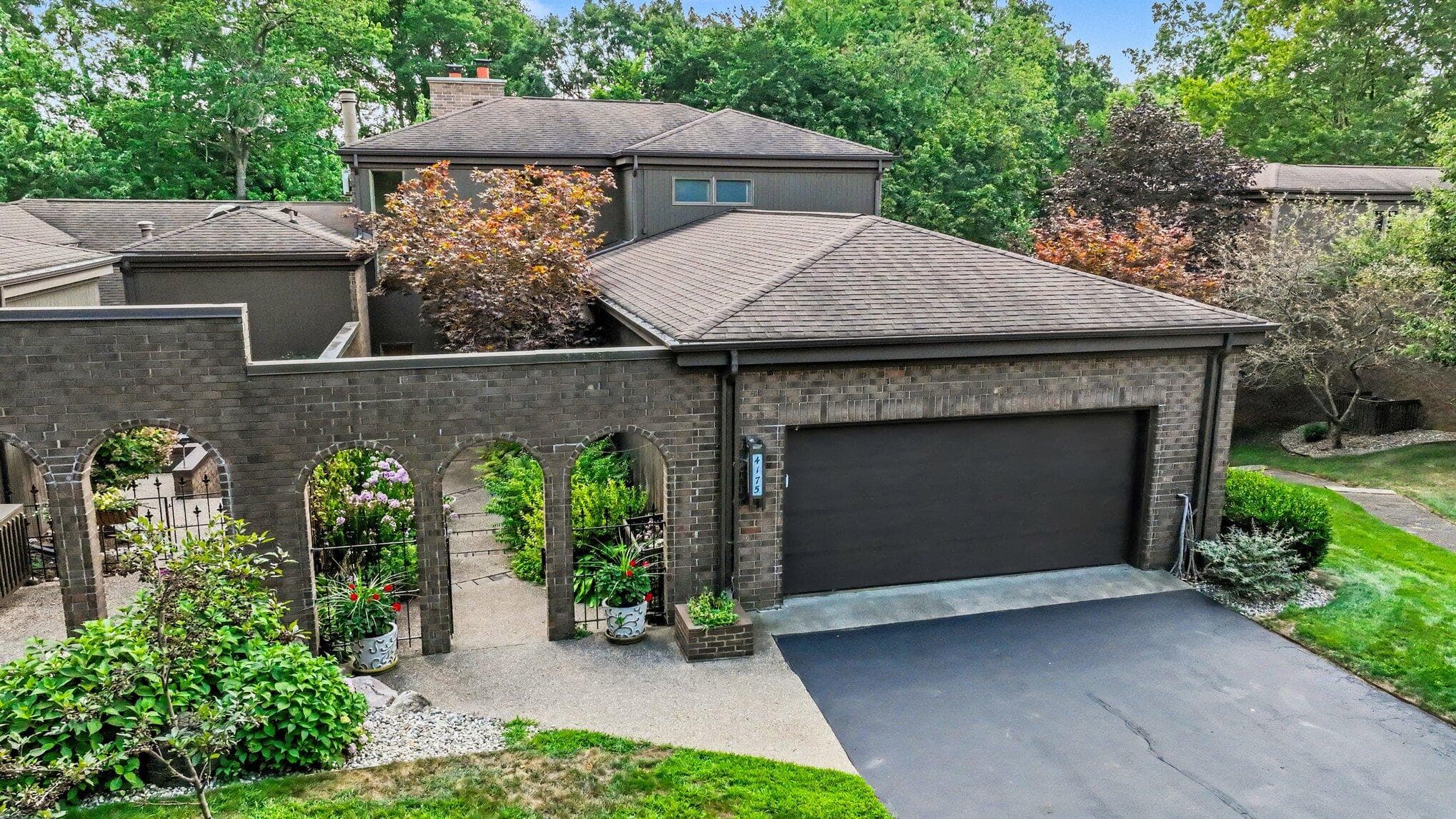 Primary property photo