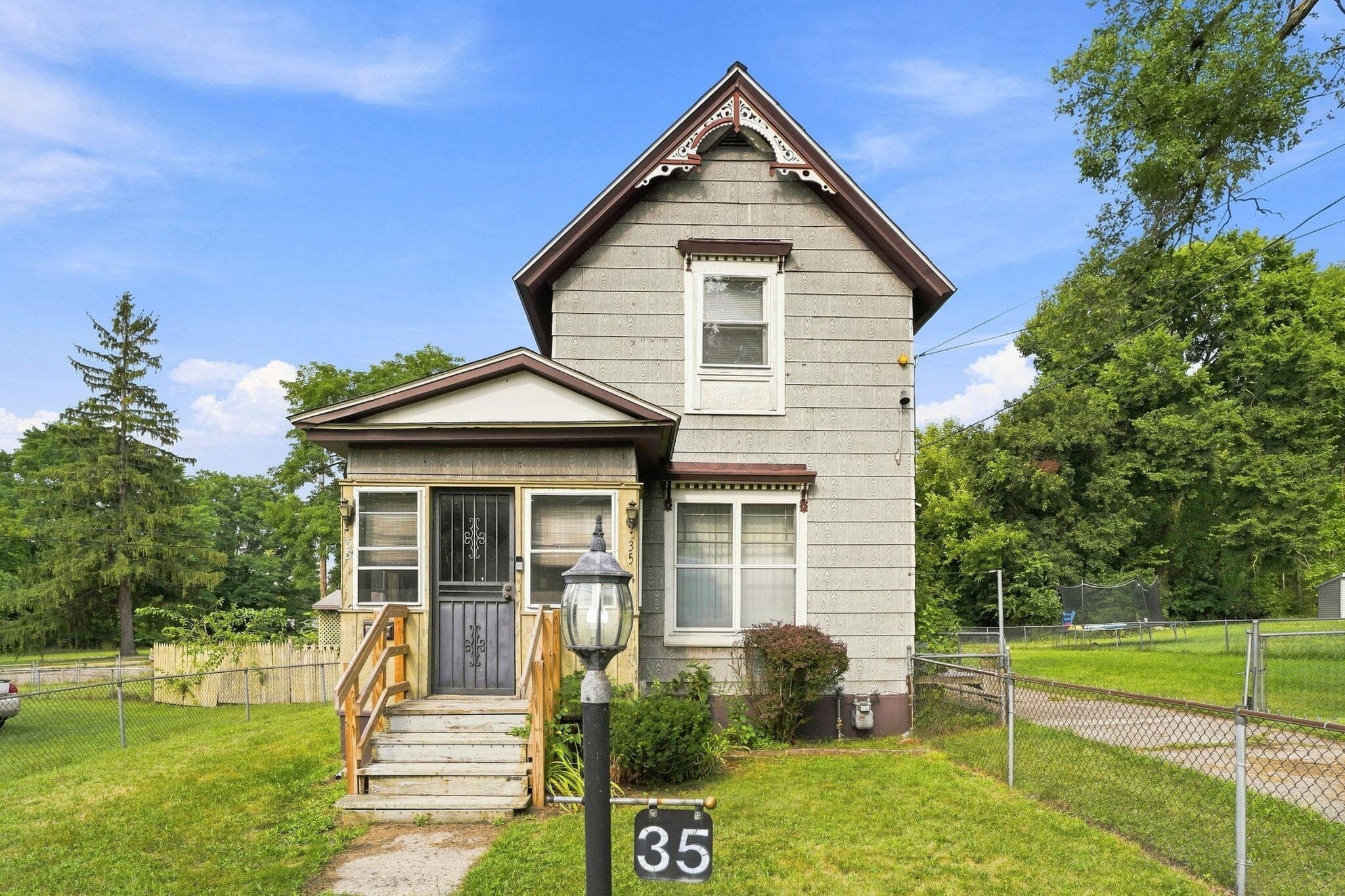 35 Hubbard Battle Creek MI 49037