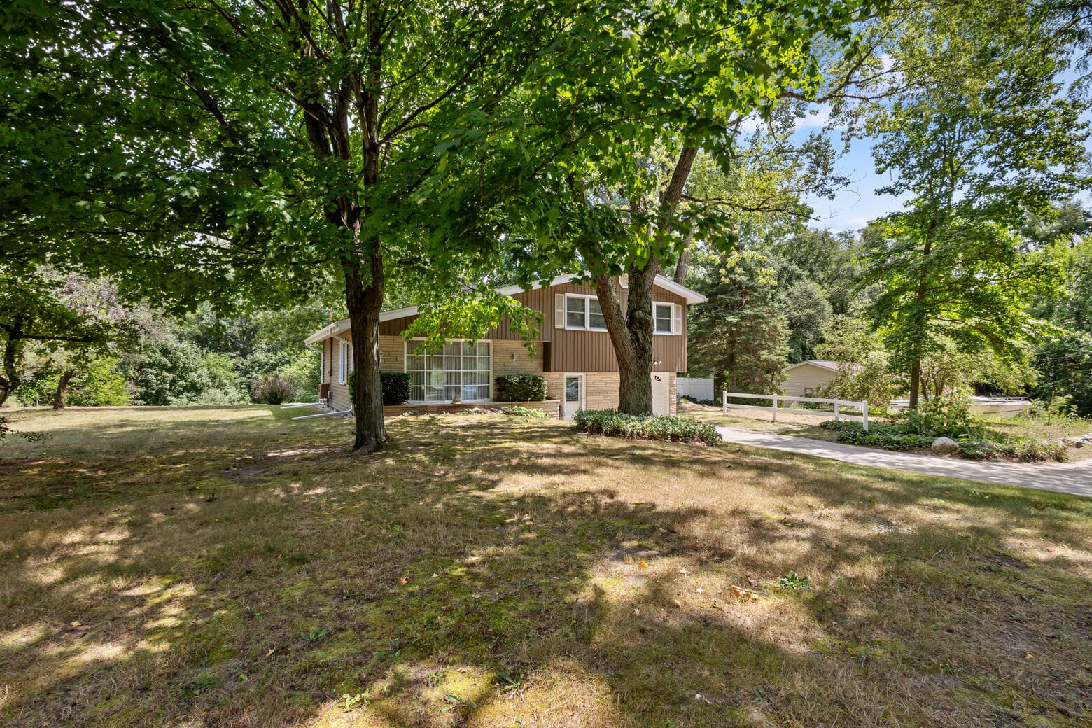 Primary property photo