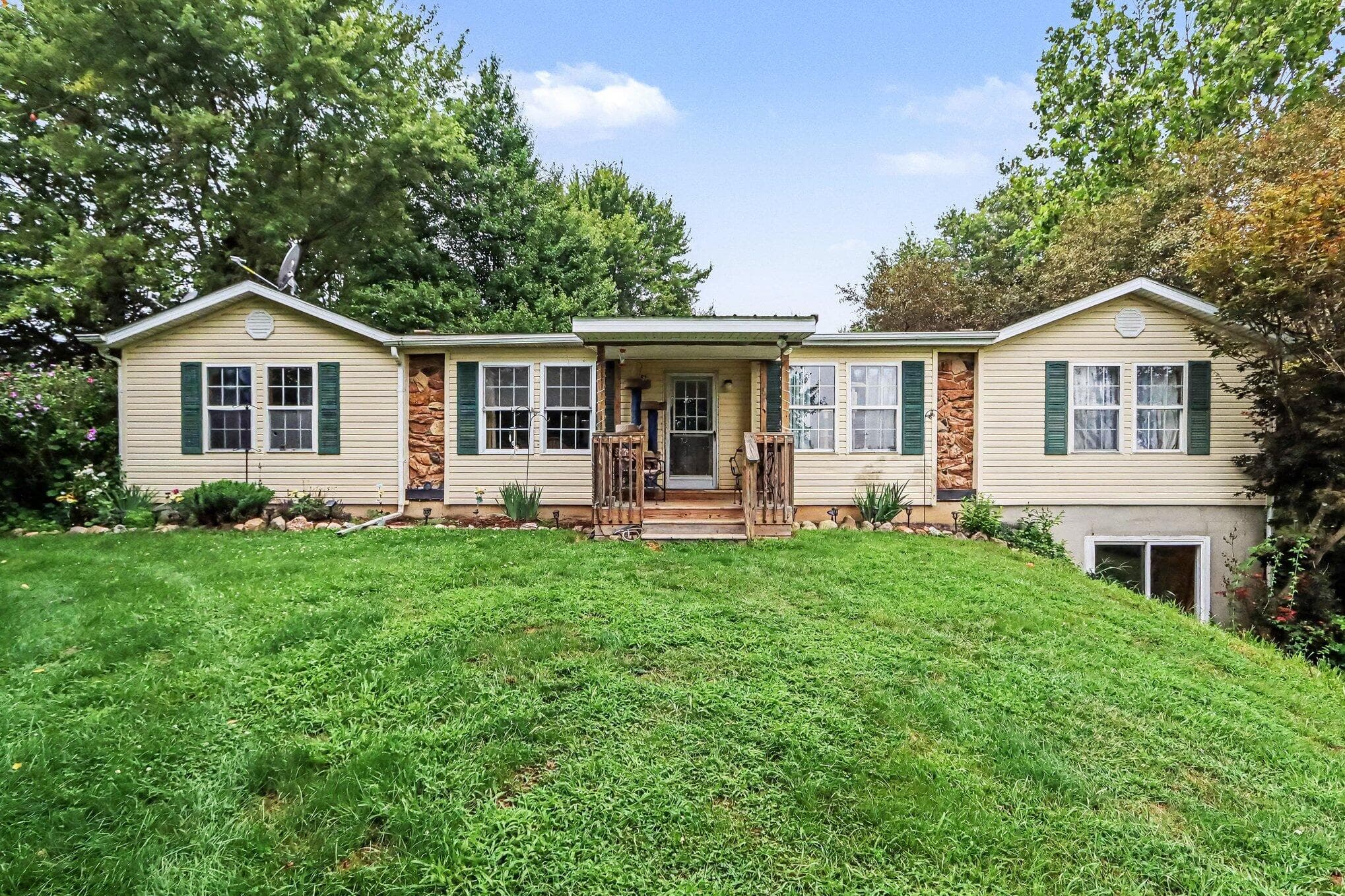 Primary property photo