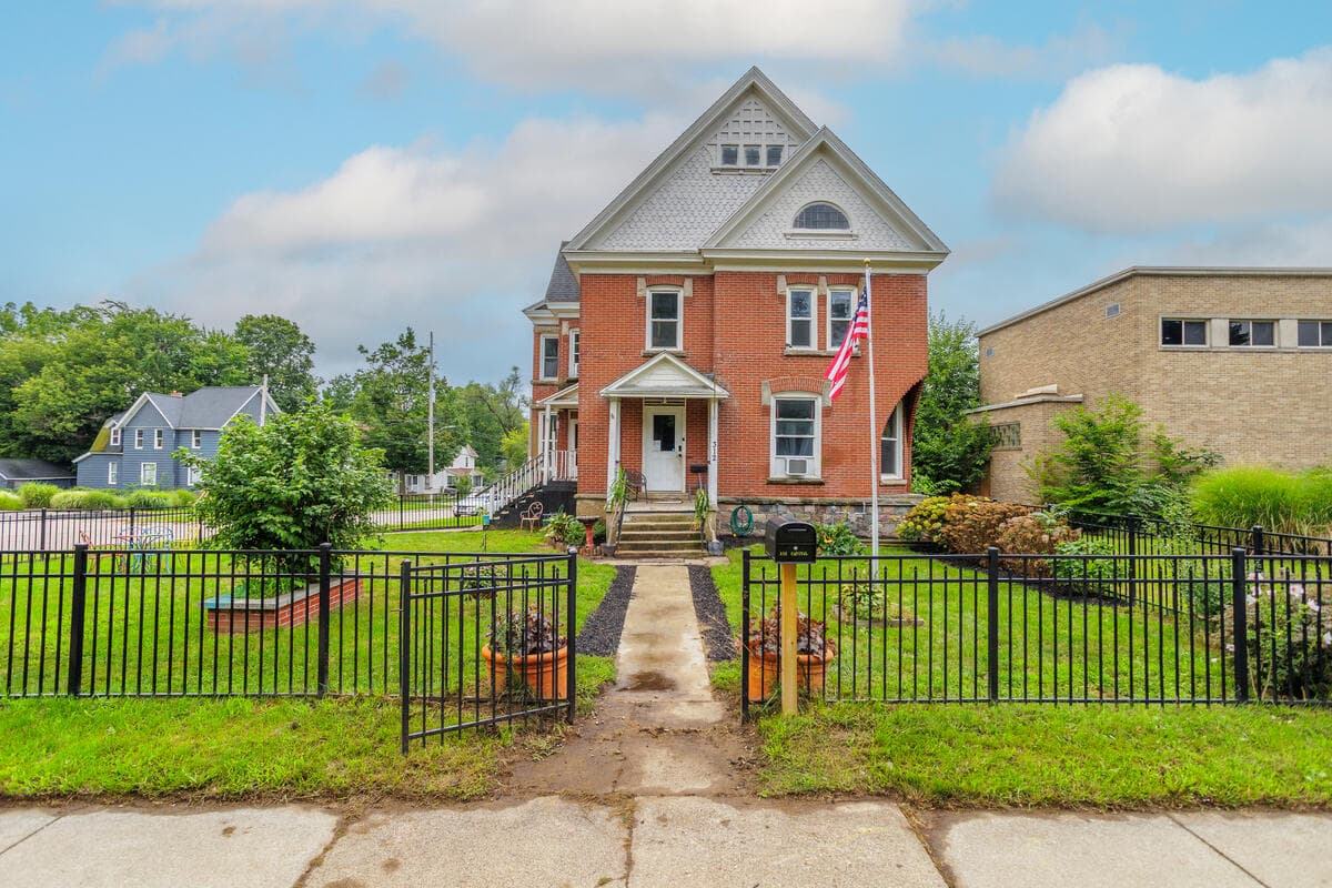312 Capital Avenue NE, Battle Creek, MI 49017