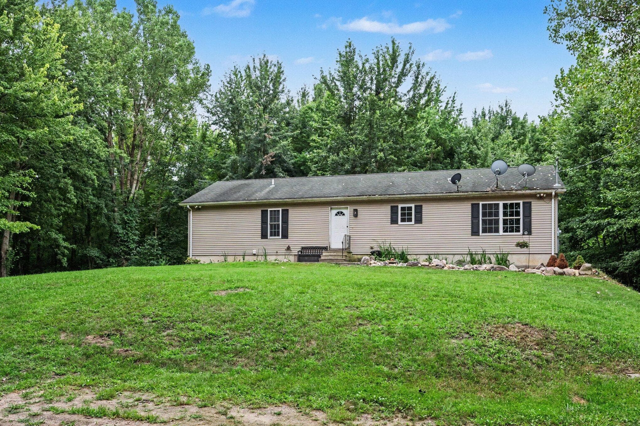 Primary property photo