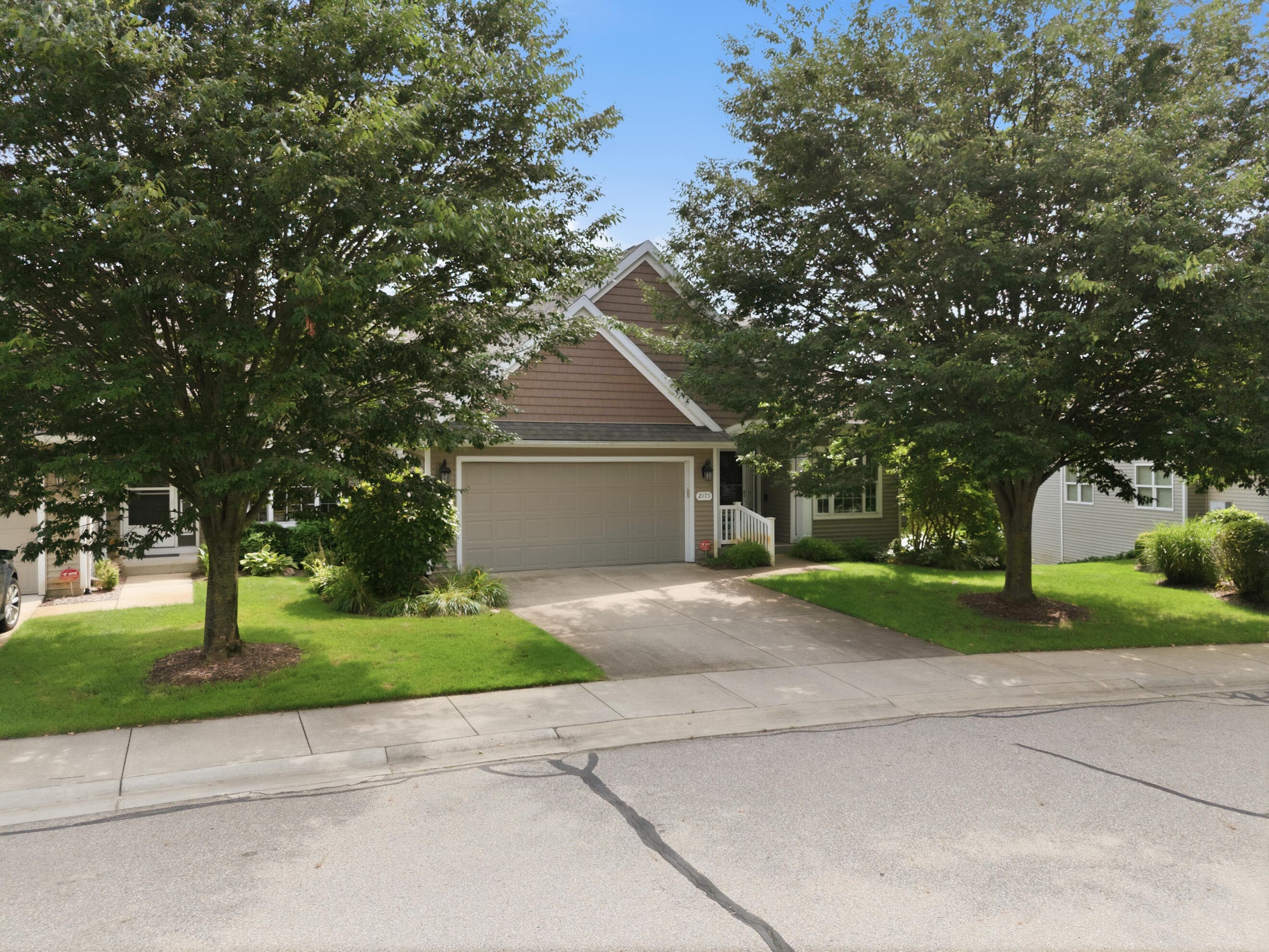 Primary property photo