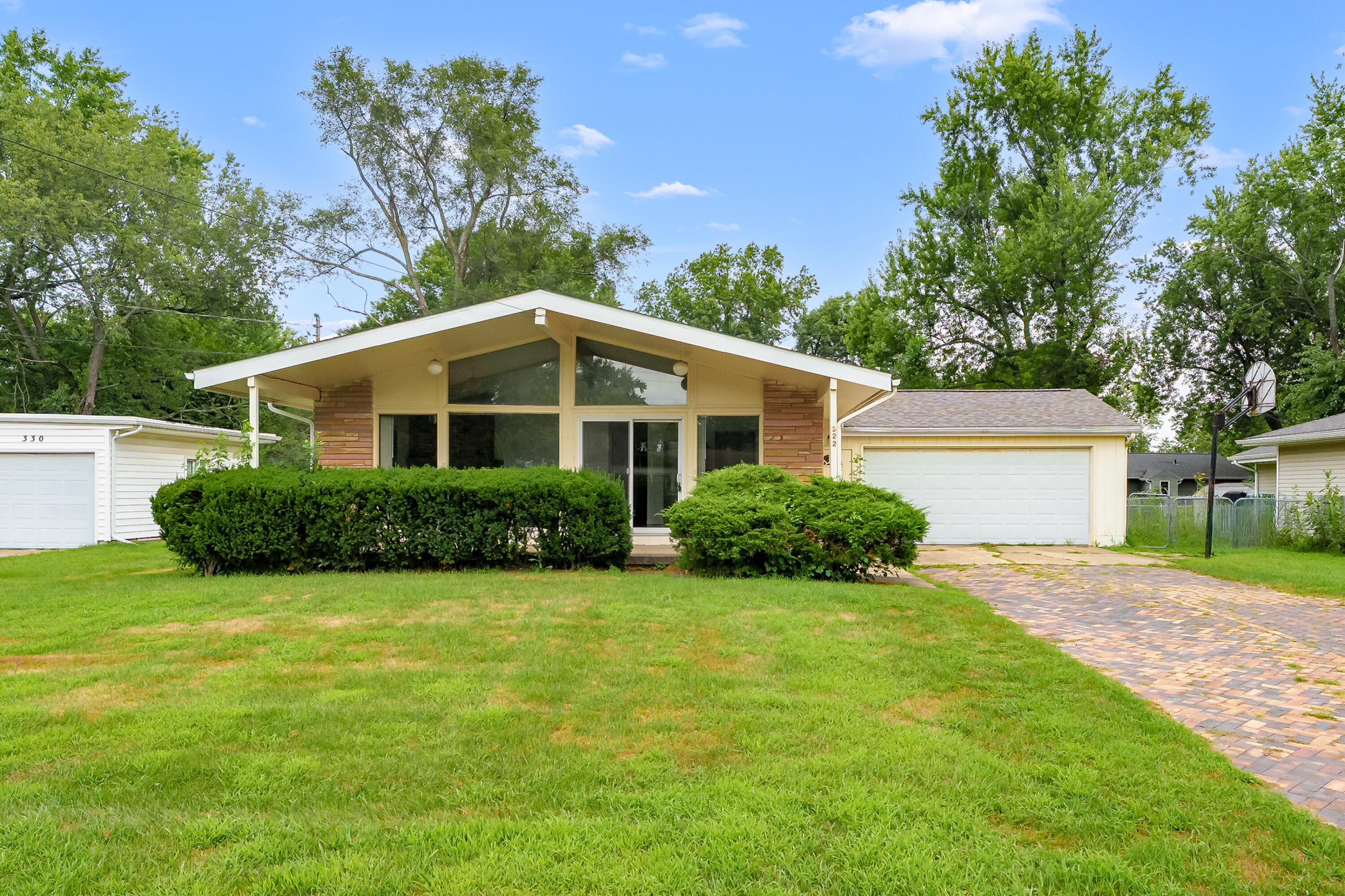 Primary property photo