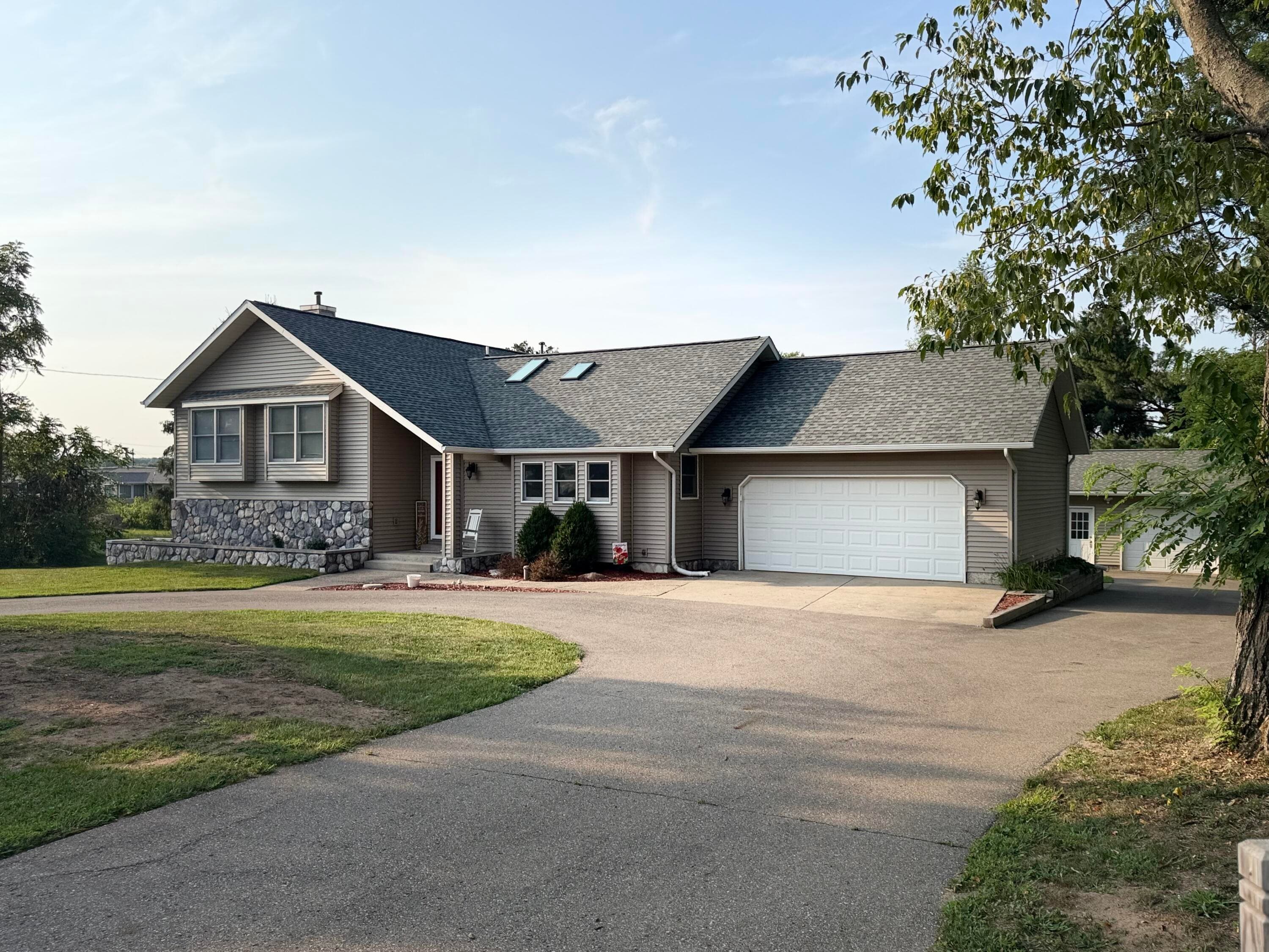 1055 Miller Plainwell MI 49080