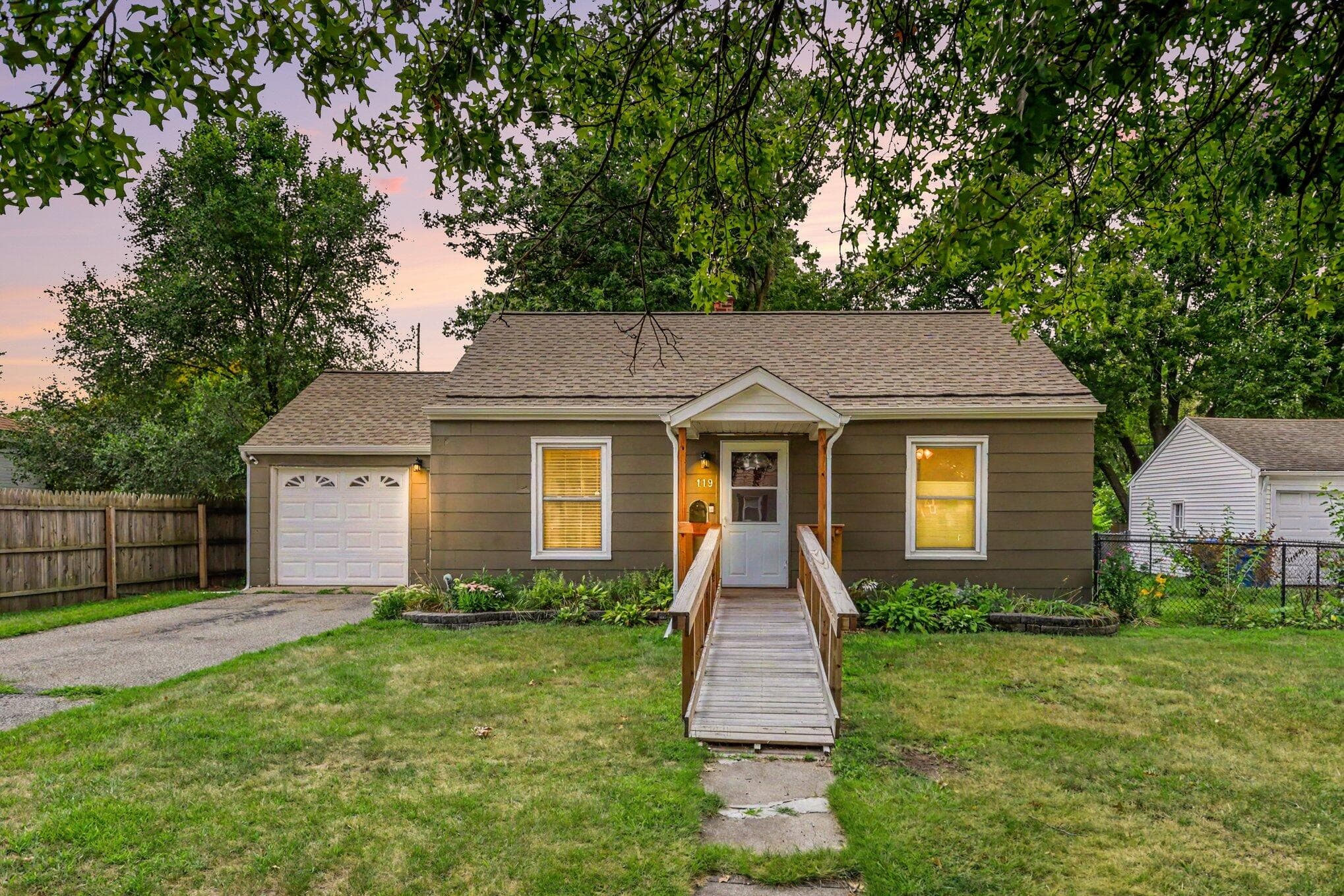 Primary property photo