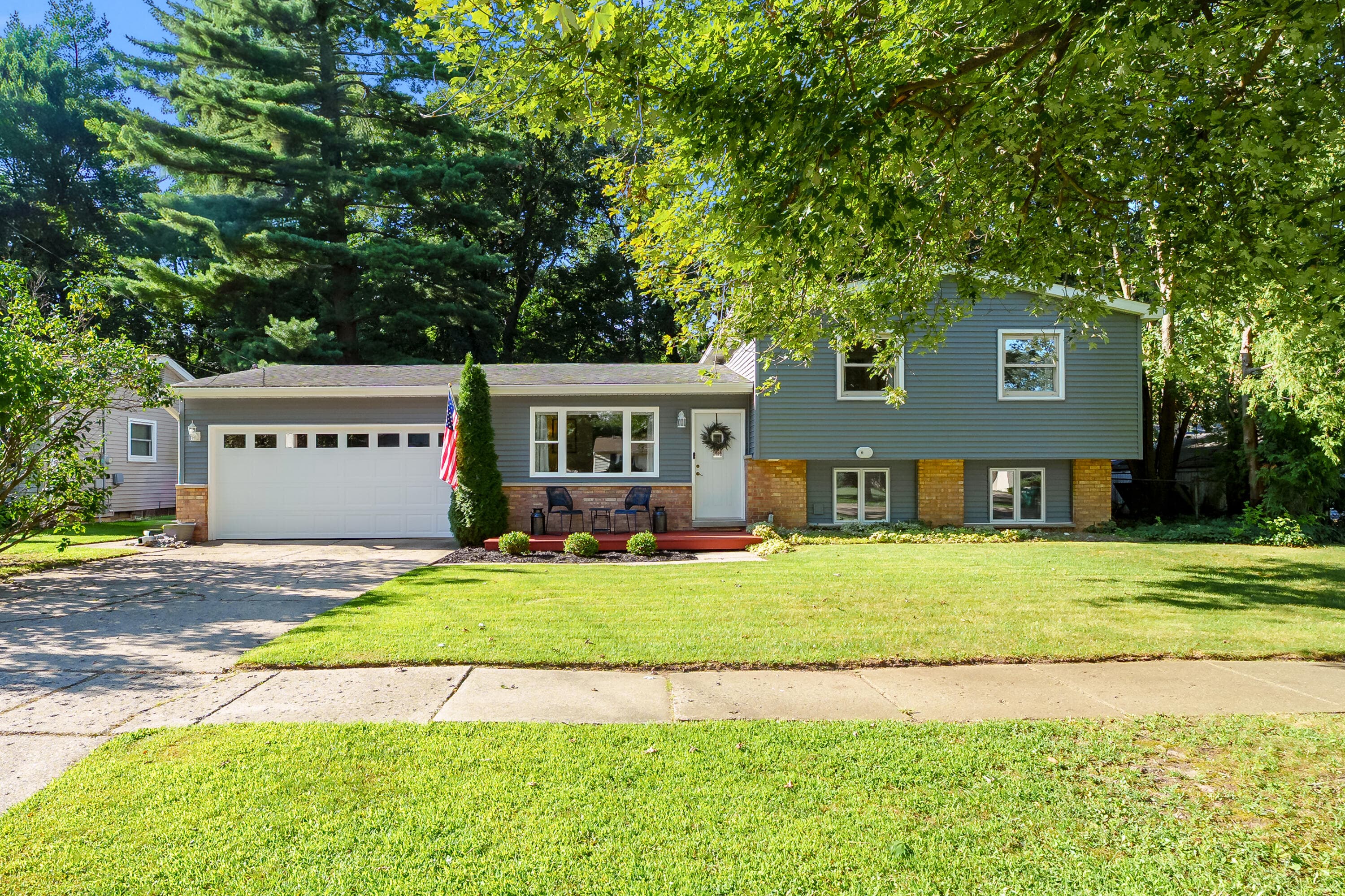 Primary property photo