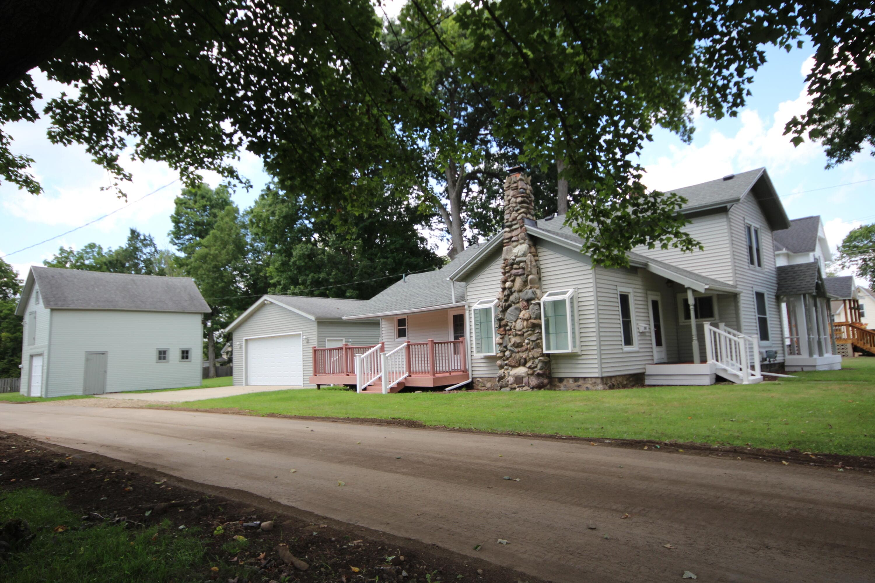 208 Michigan Vicksburg MI 49097