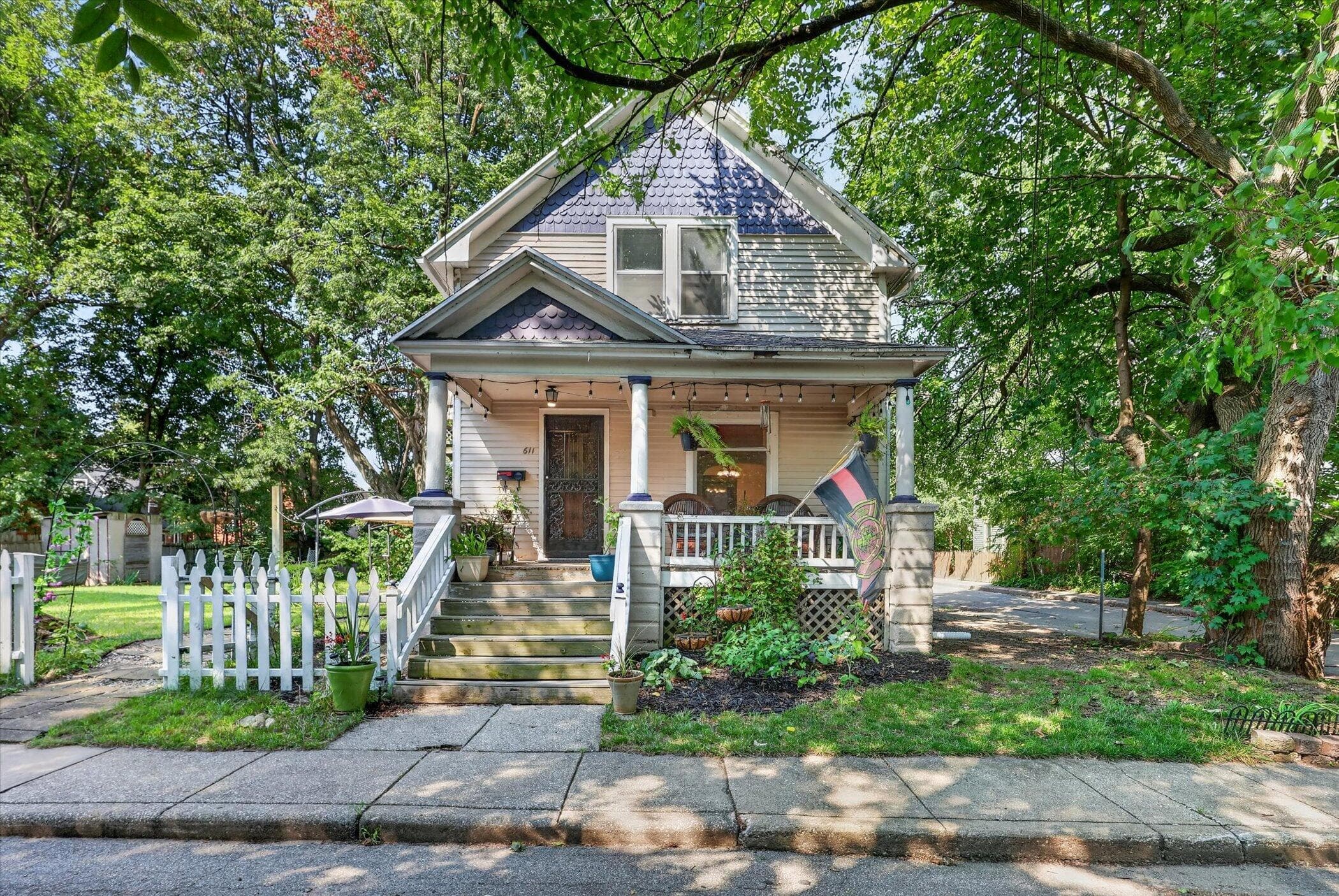Primary property photo