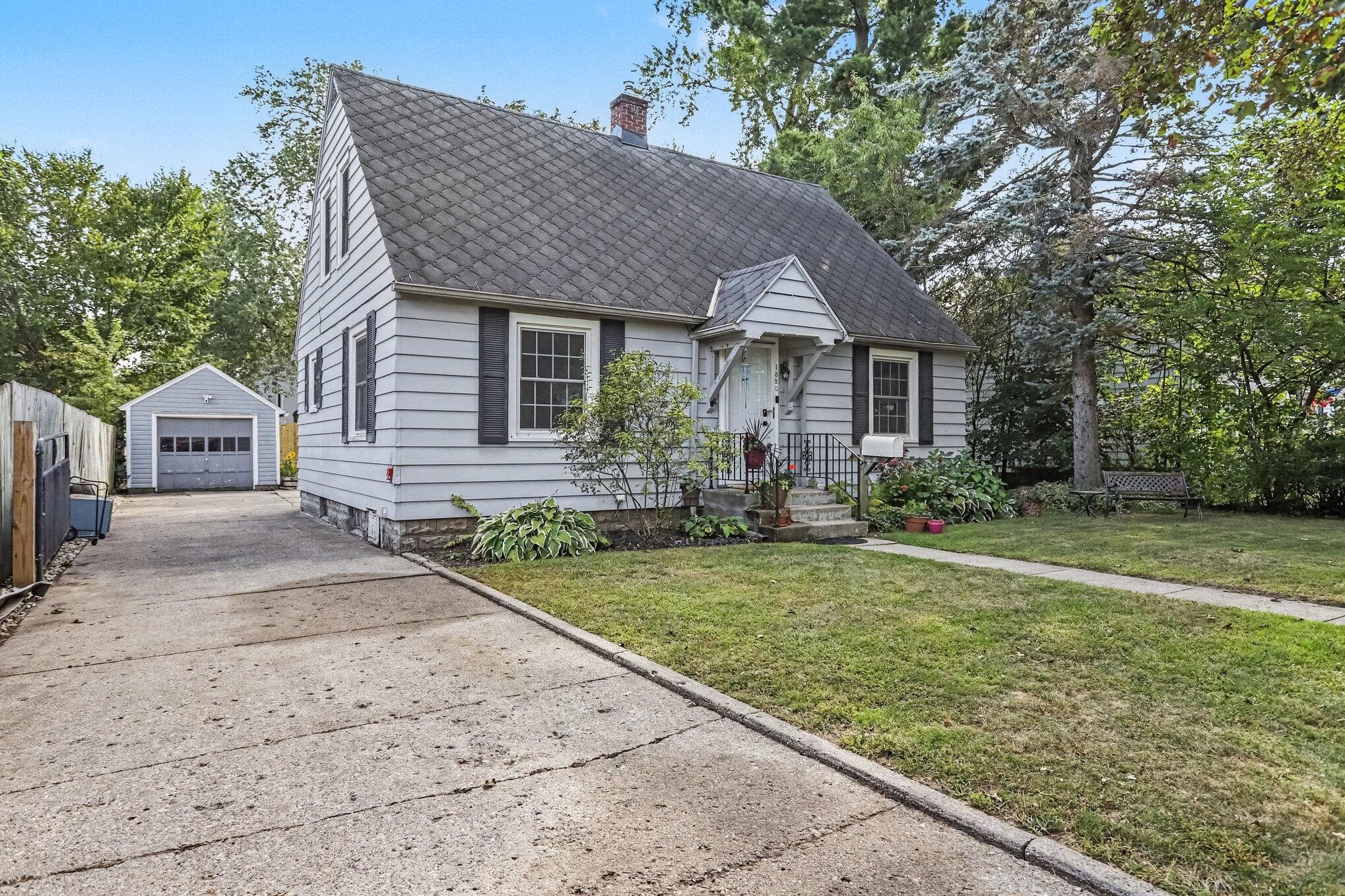 1320 Sheridan Kalamazoo MI 49001