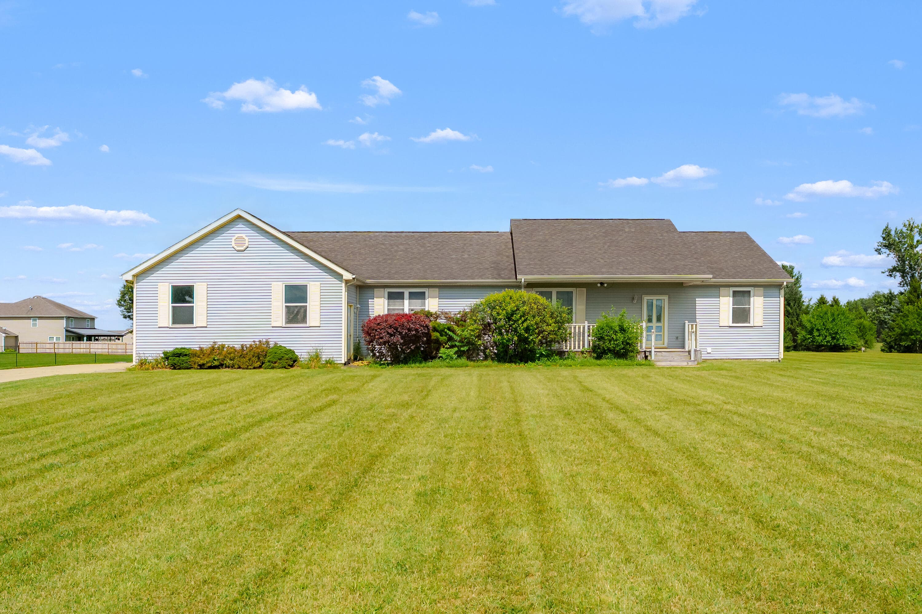 30479 52nd Paw Paw MI 49079