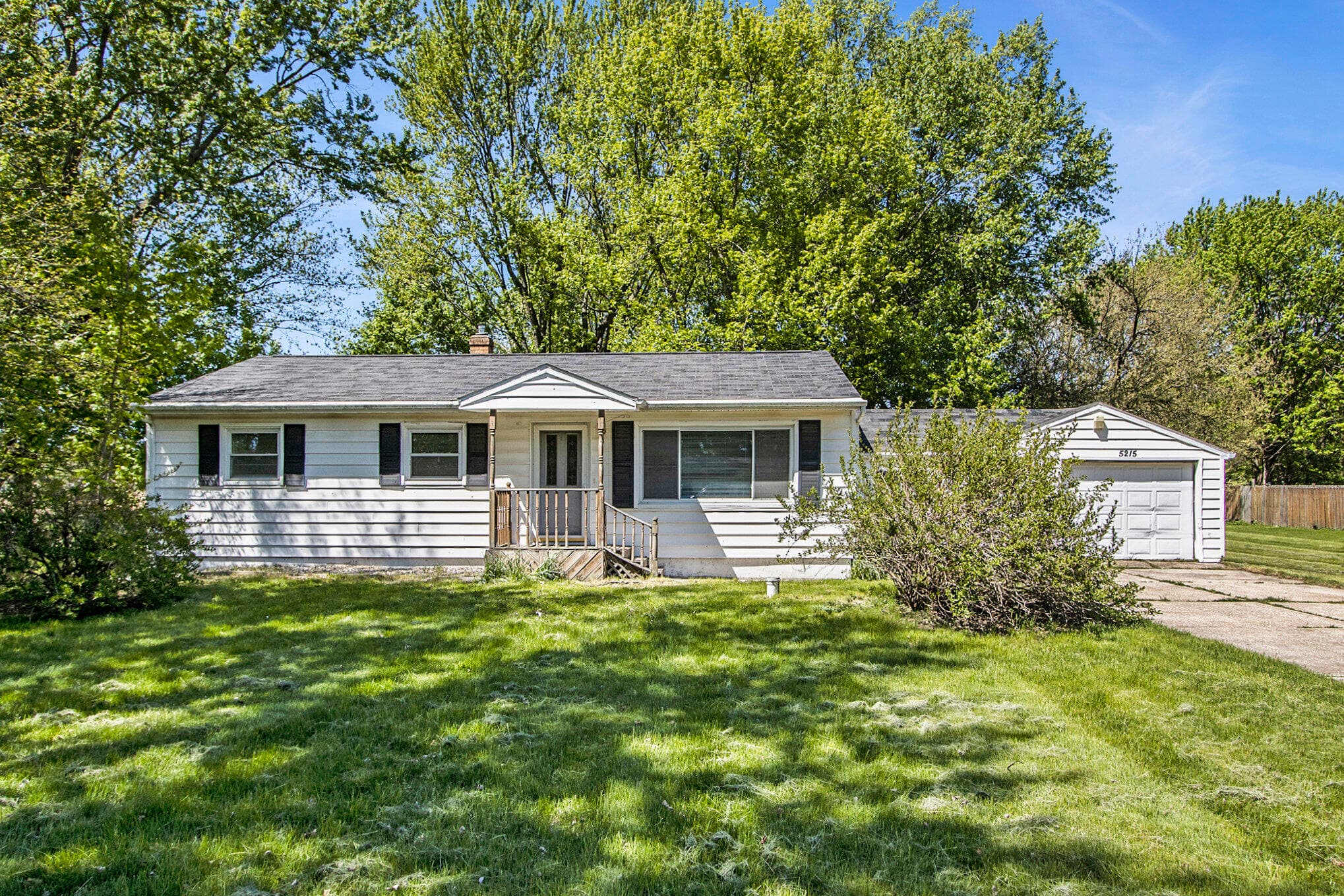 5215 S Vicksburg MI 49097