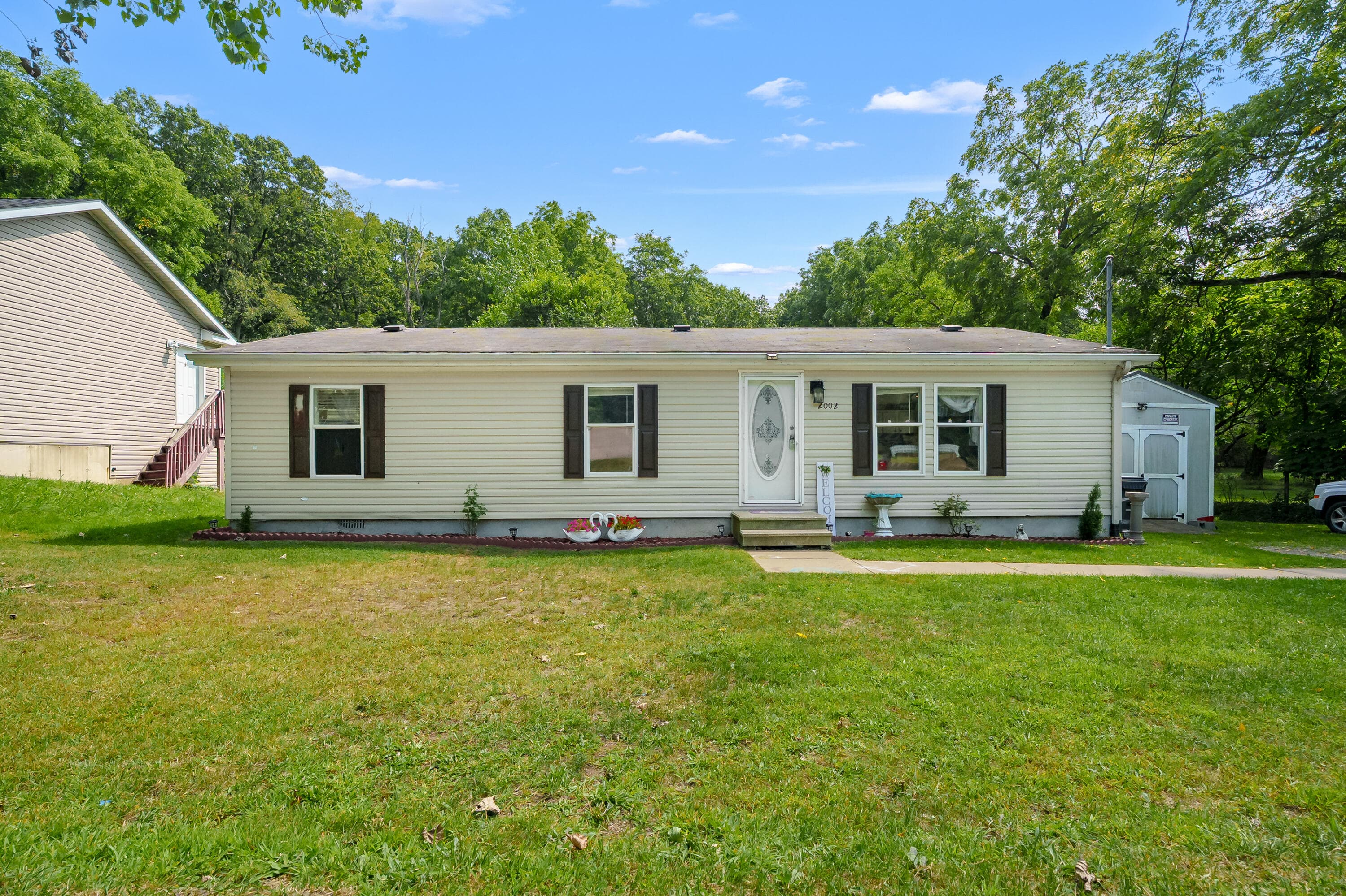 2002 Mount Olivet Kalamazoo MI 49004
