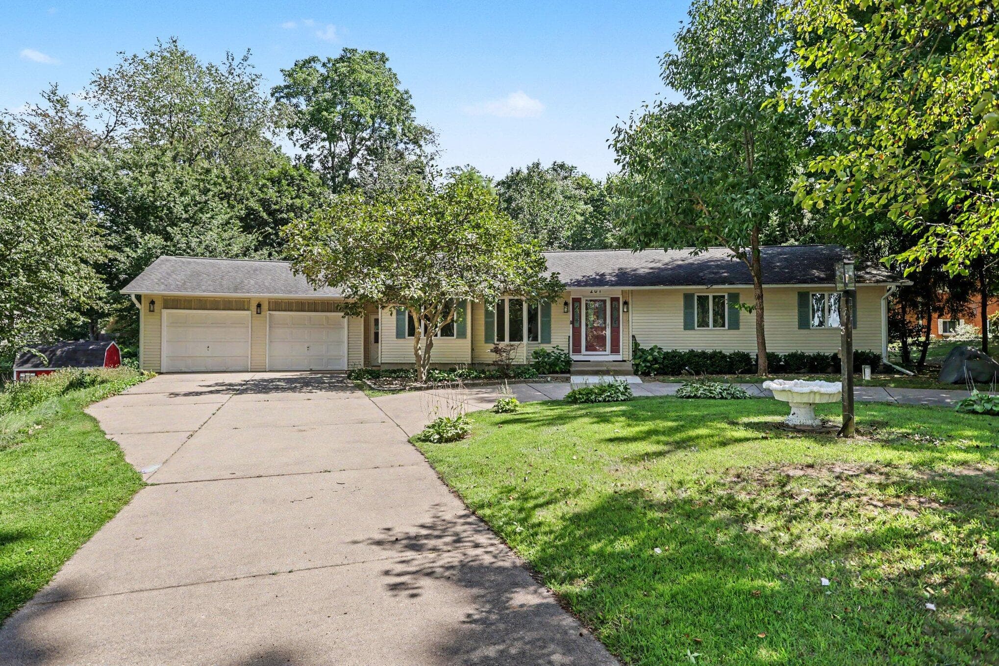Primary property photo