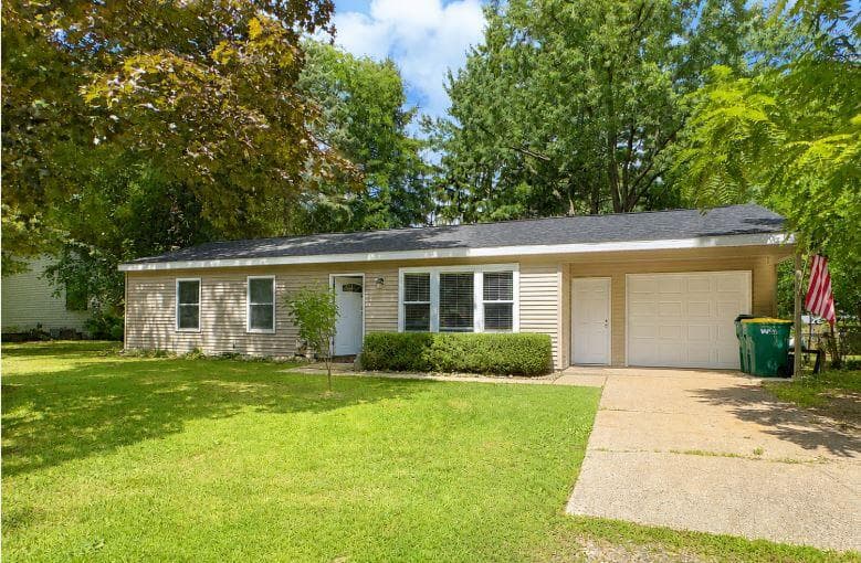 Primary property photo