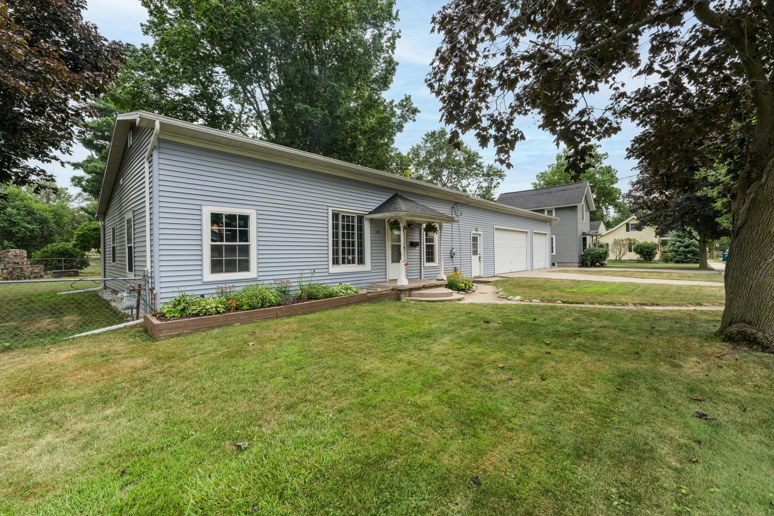 Primary property photo