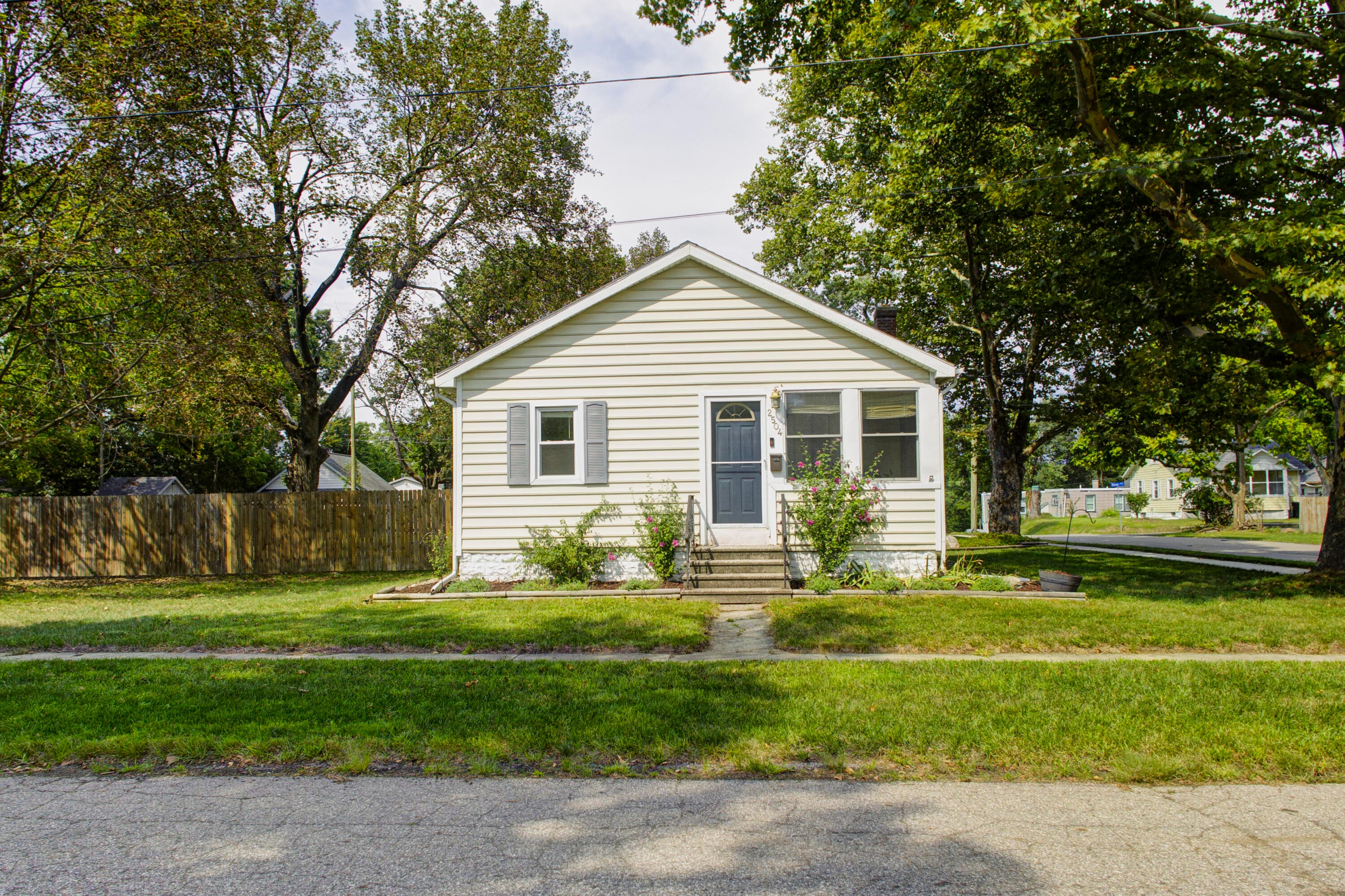2504 Logan Kalamazoo MI 49008
