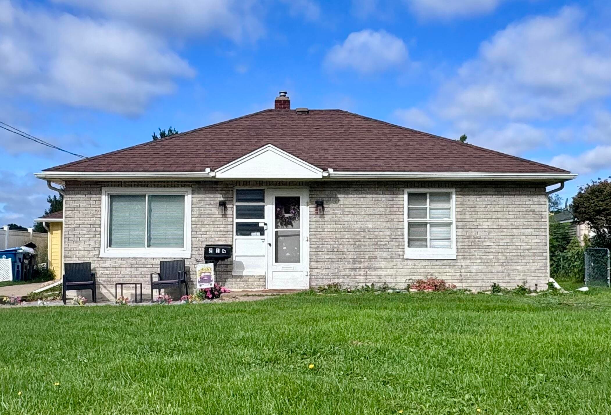 Primary property photo