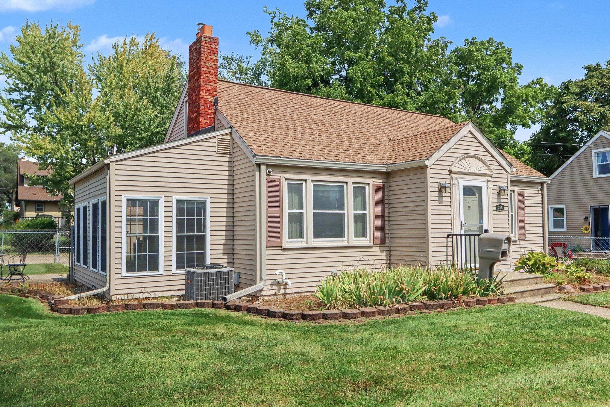 Primary property photo