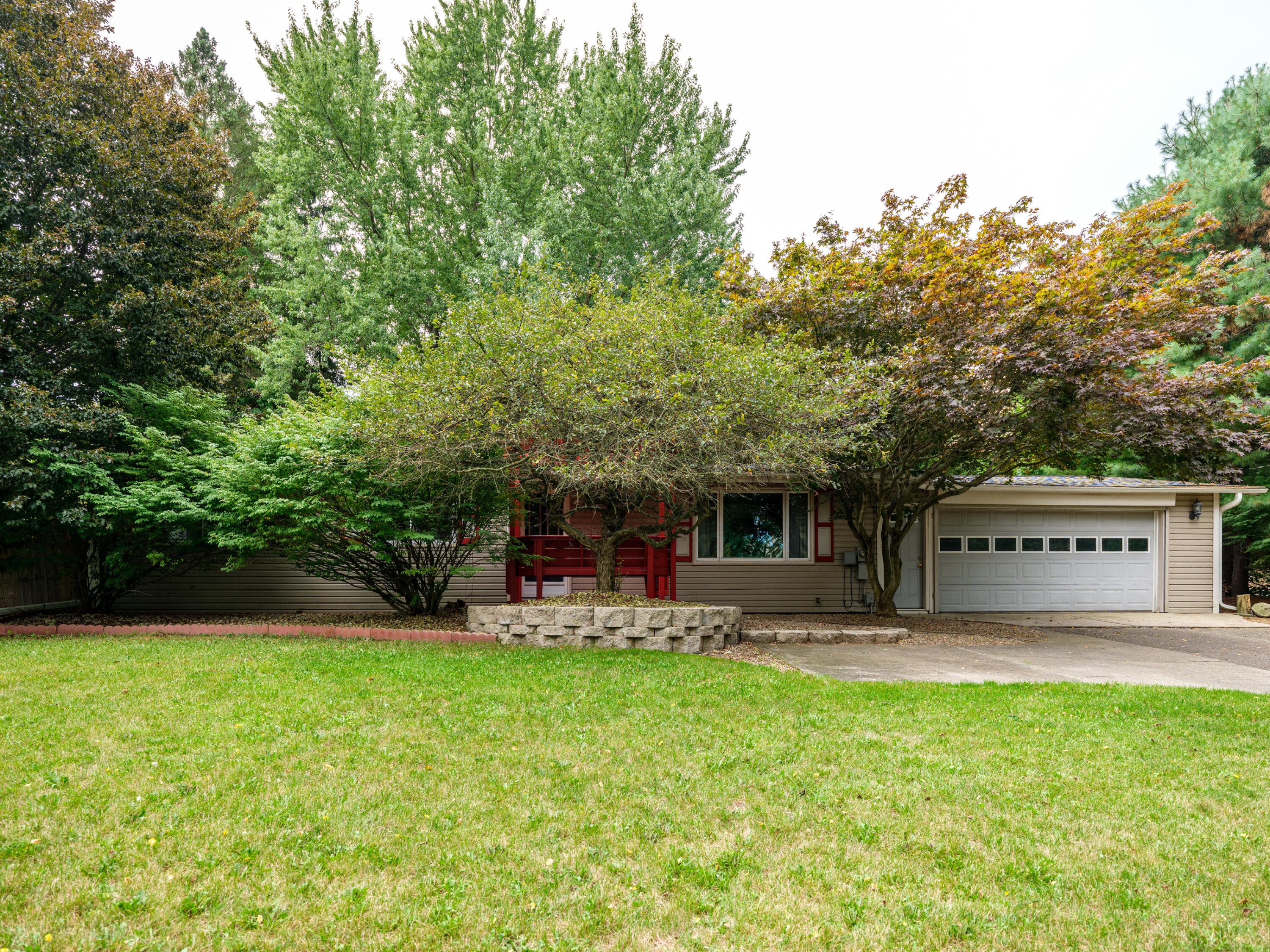 Primary property photo