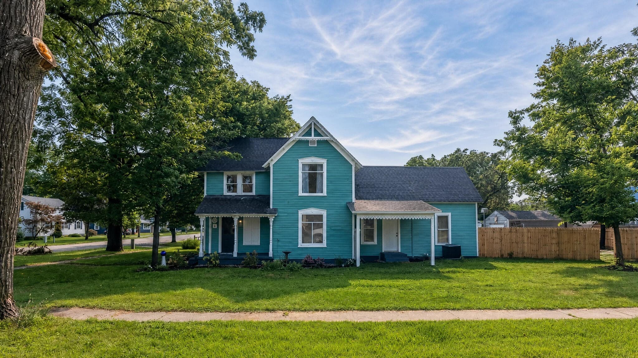 102 Pine Paw Paw MI 49079