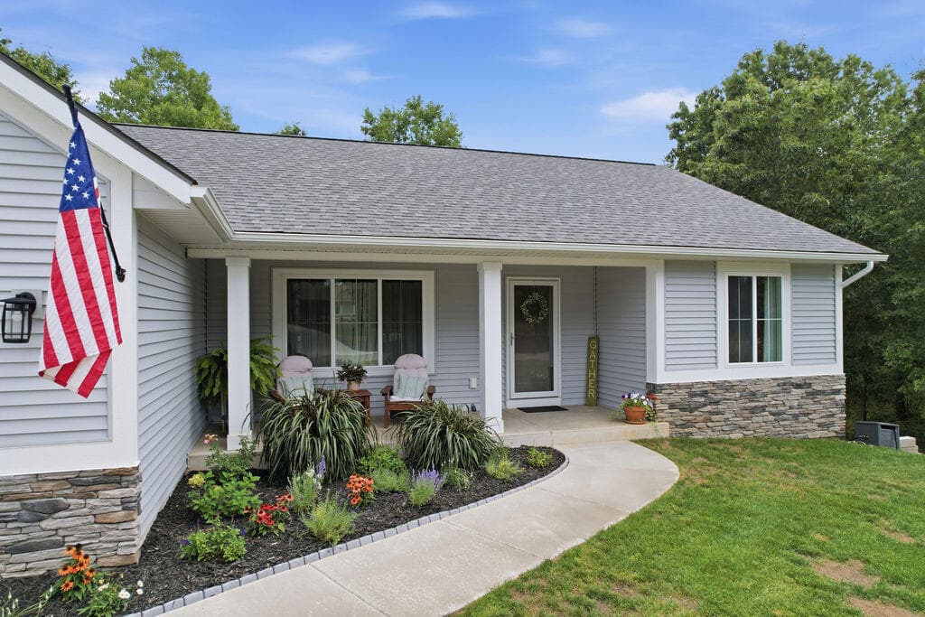 Primary property photo