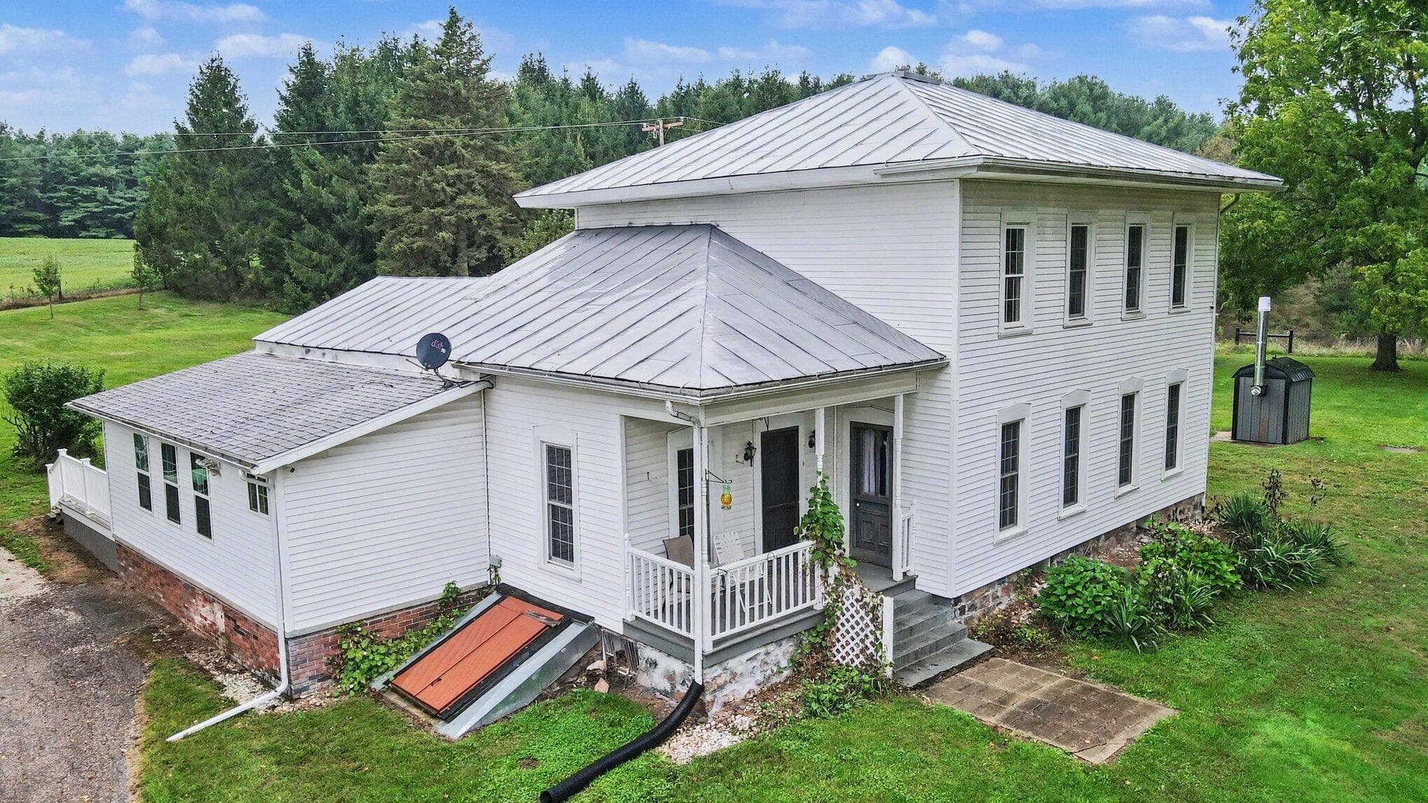 Primary property photo