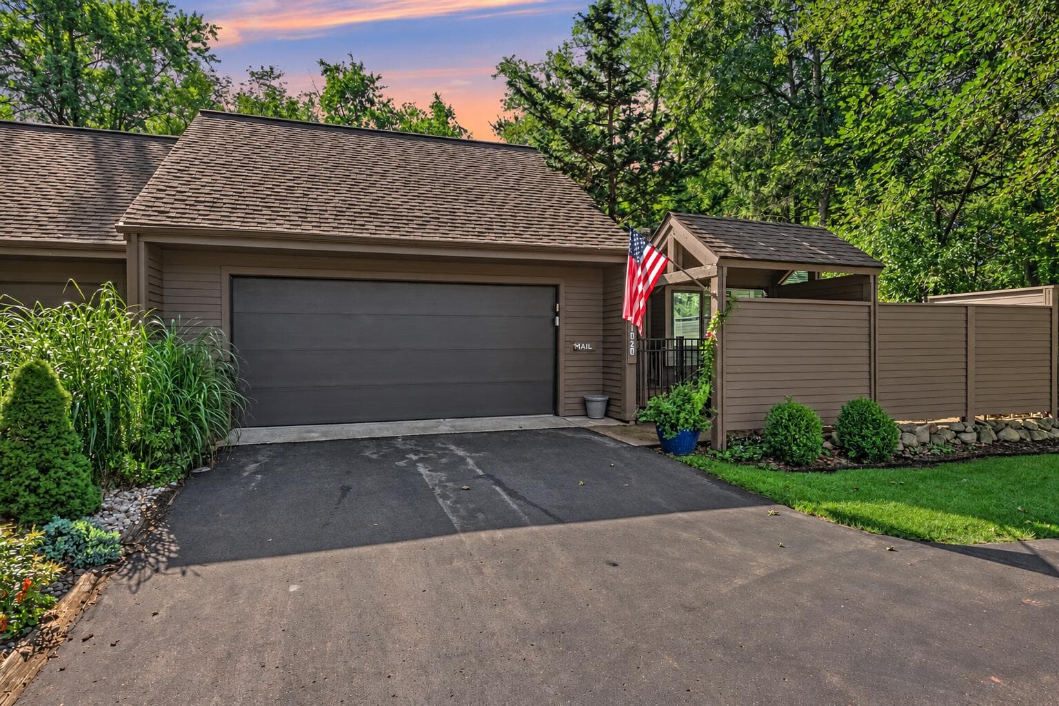 Primary property photo