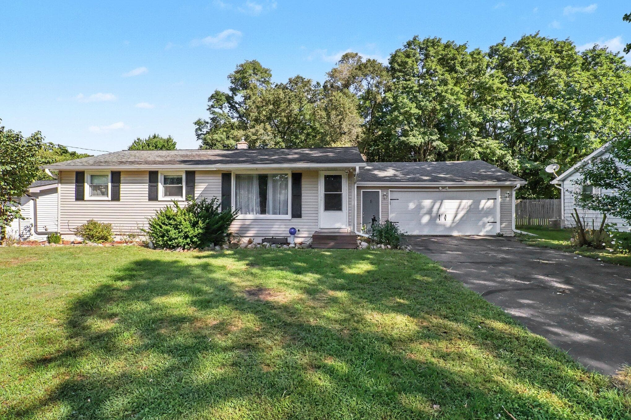Primary property photo