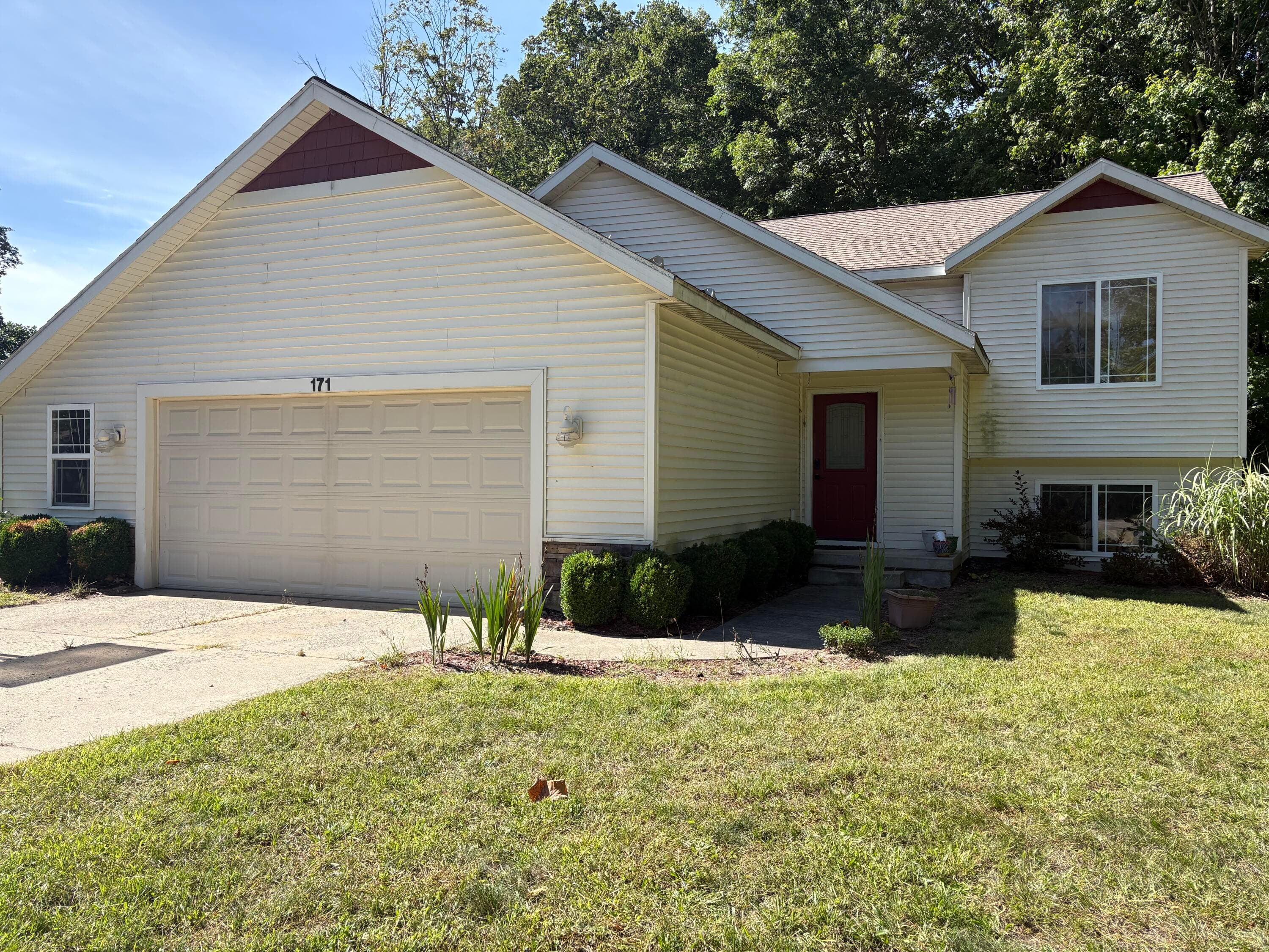 Primary property photo