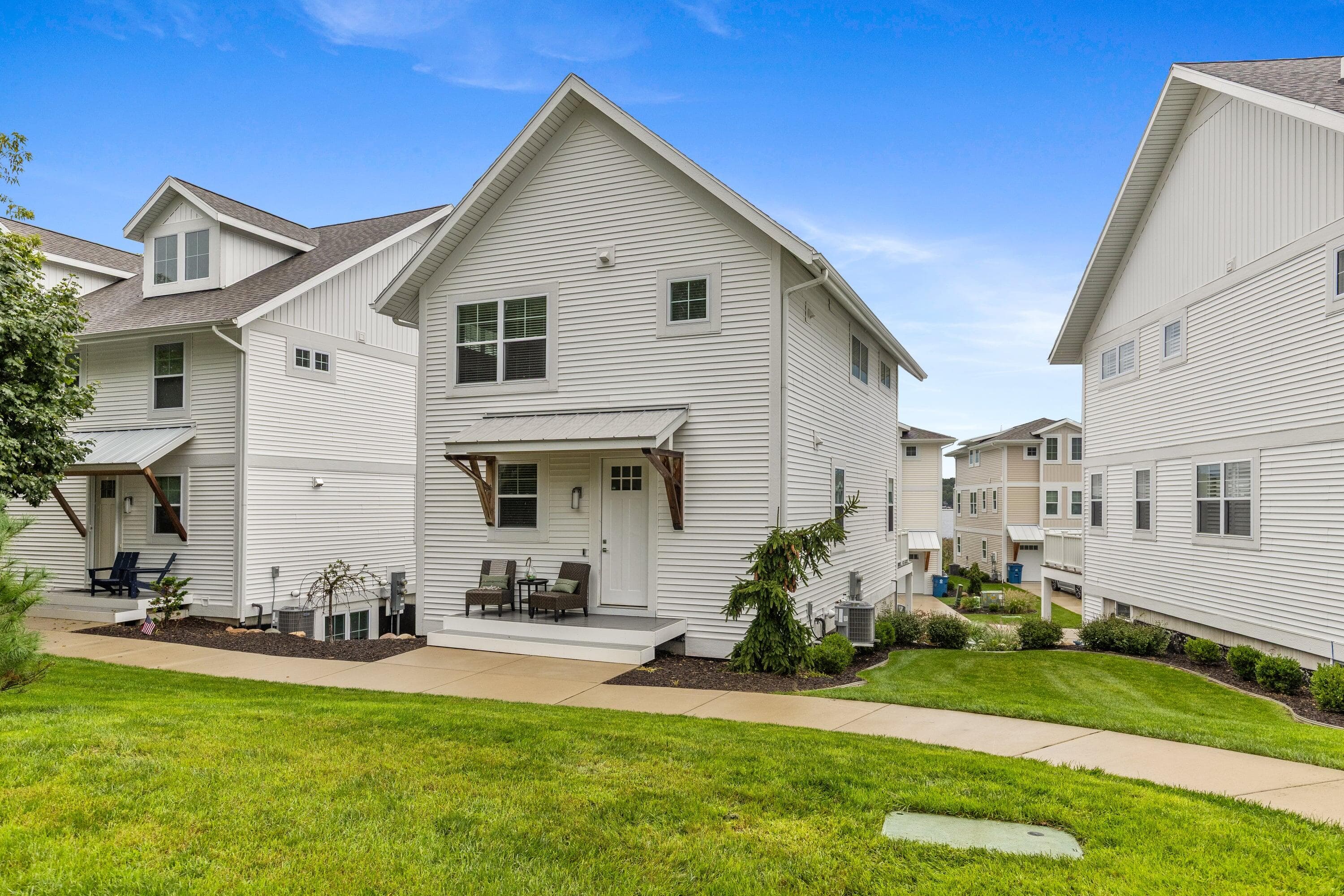 120 Kewatin Douglas MI 49406