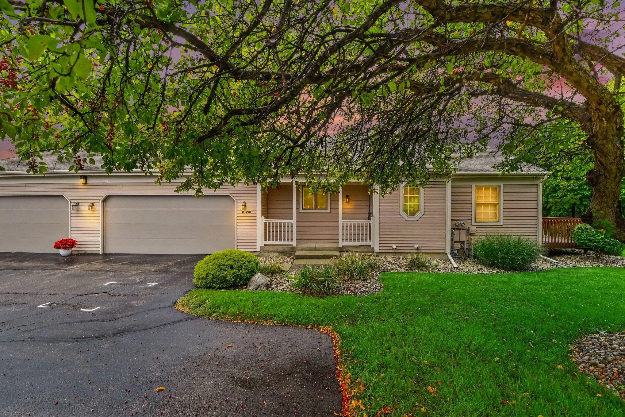 406 Falcon Drive 1, Wayland, MI 49348
