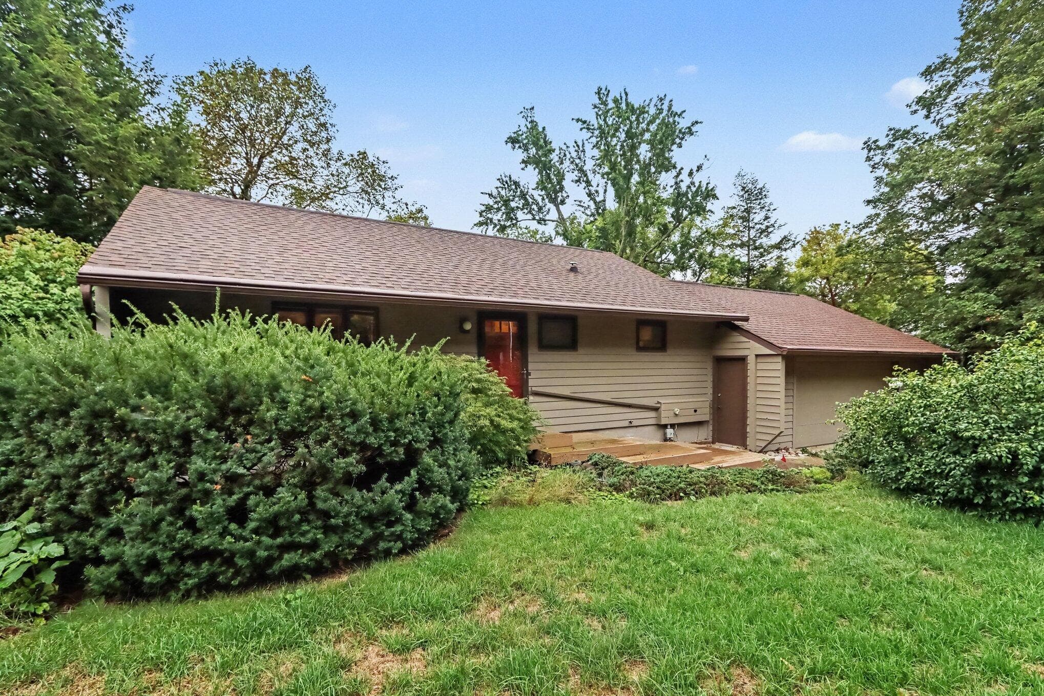Primary property photo